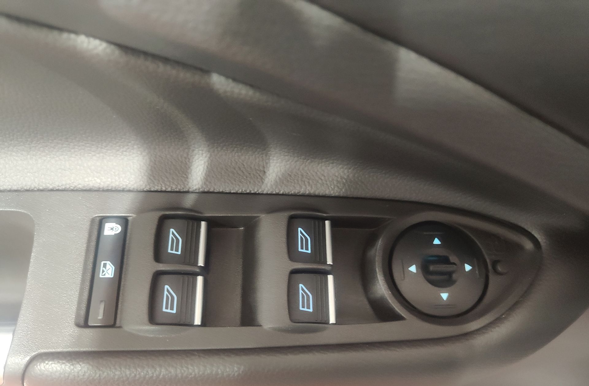 Ford Kuga 1.5 EcoBoost Trend+ 4x2 - foto 35