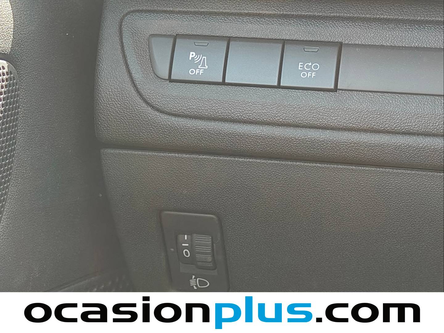 Peugeot 208 Peugeot 208 PureTech Signature (82 CV) manual