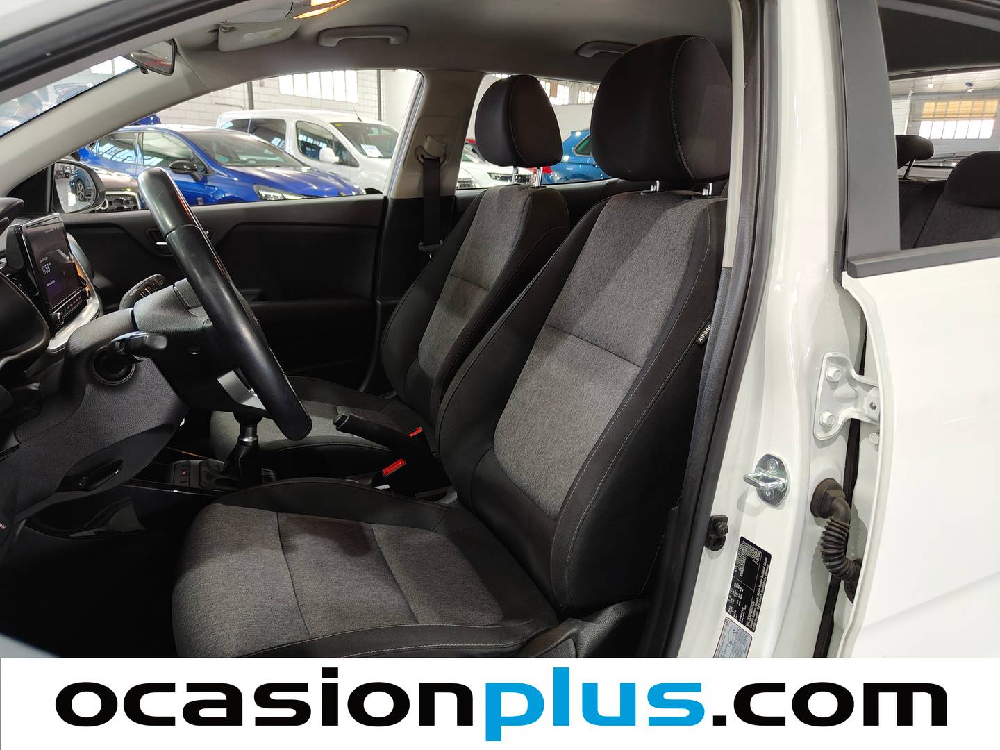 Foto asientos delanteros KIA Stonic KIA Stonic 1.2 DPi Drive (79 CV)