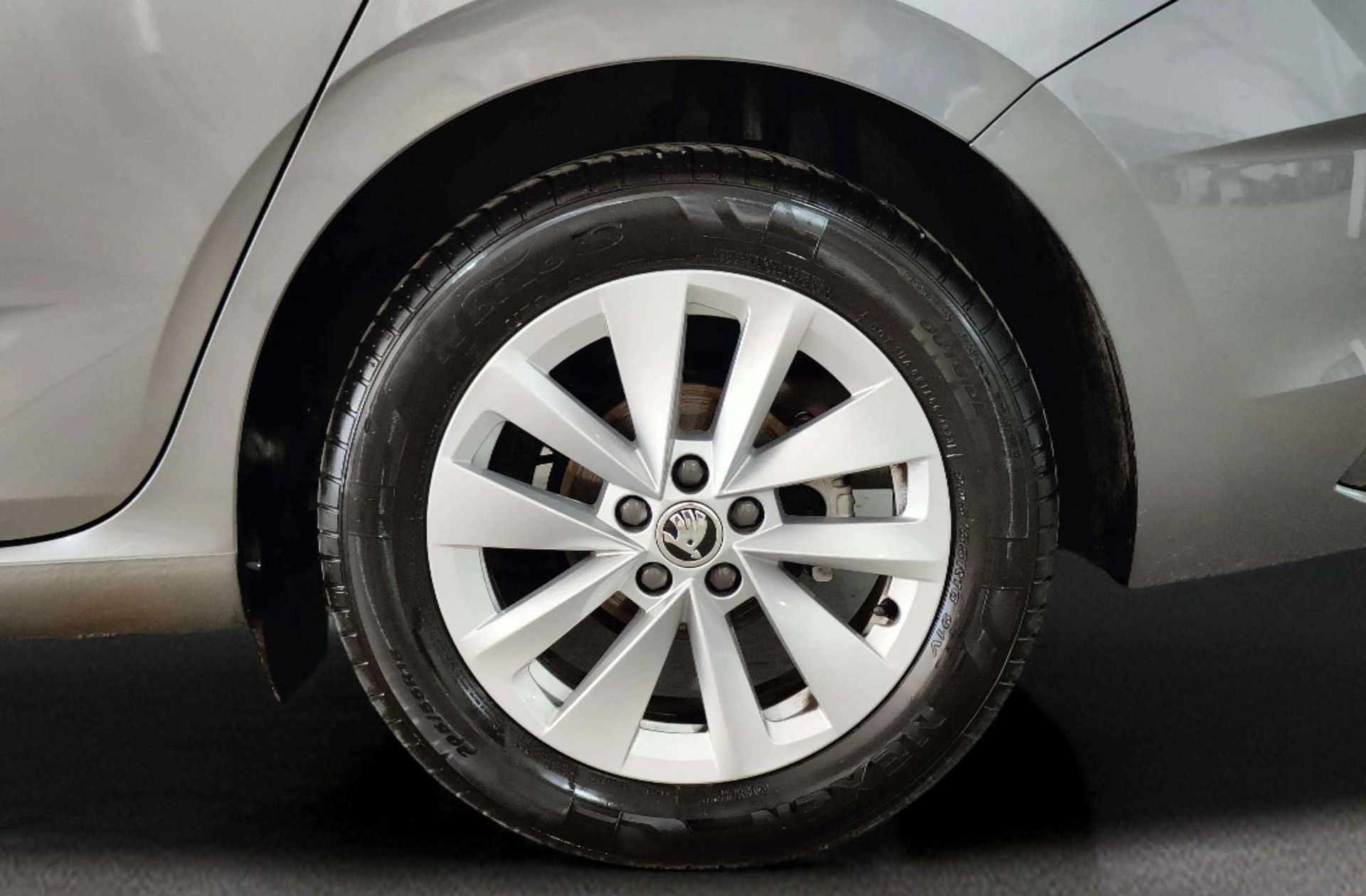 Škoda Scala 1.0 TSI Selection DSG - foto 39
