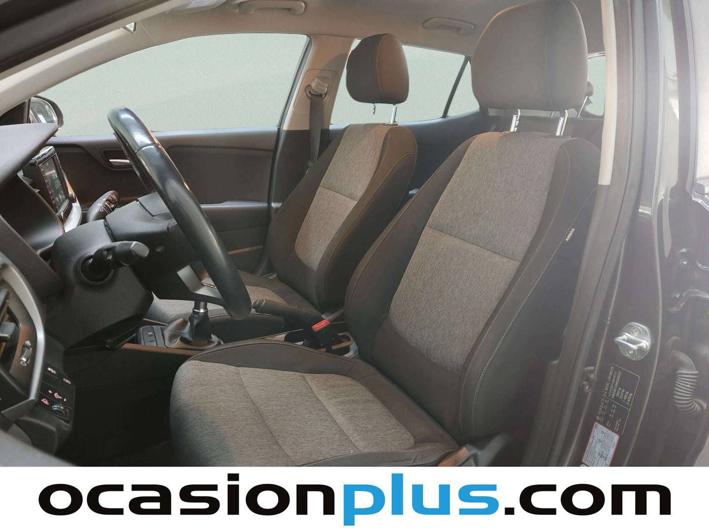 Foto asientos delanteros KIA Stonic Kia Stonic 1.2 CVVT Concept Eco-Dynamic (84 CV)