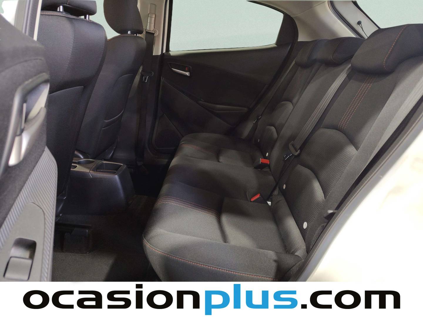 Foto asientos traseros Mazda Mazda2 Mazda Mazda 2 e-SKYACTIV G Homura (90 CV)