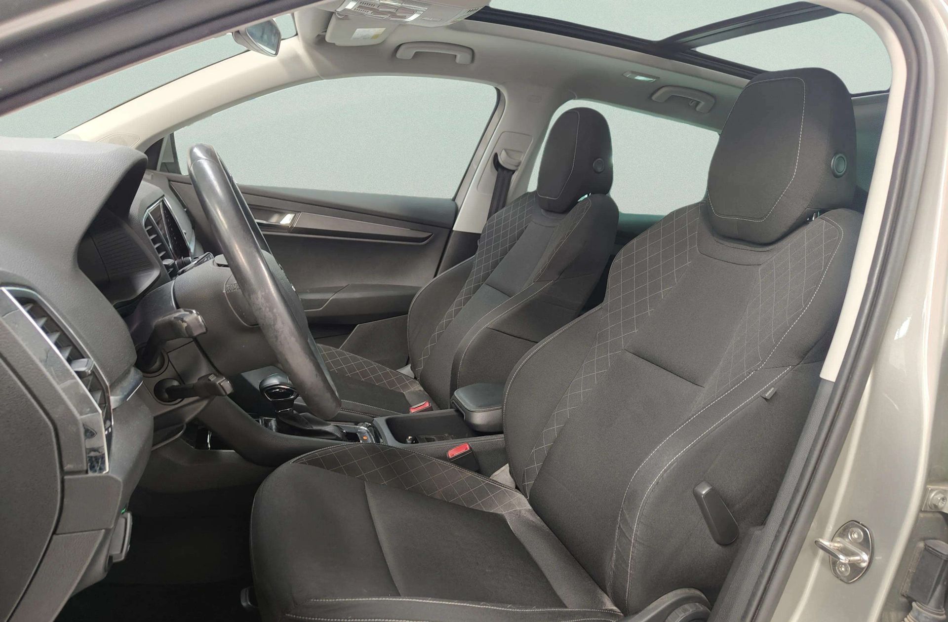 Škoda Karoq 1.5 TSI ACT Ambition DSG - foto 12