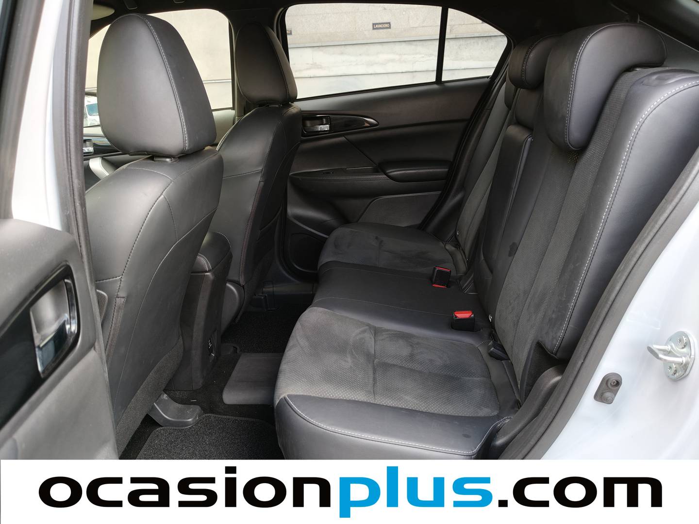 Foto asientos traseros Mitsubishi Eclipse Cross Mitsubishi Eclipse Cross 2.4 PHEV Kaiteki 4WD Auto (188 CV)