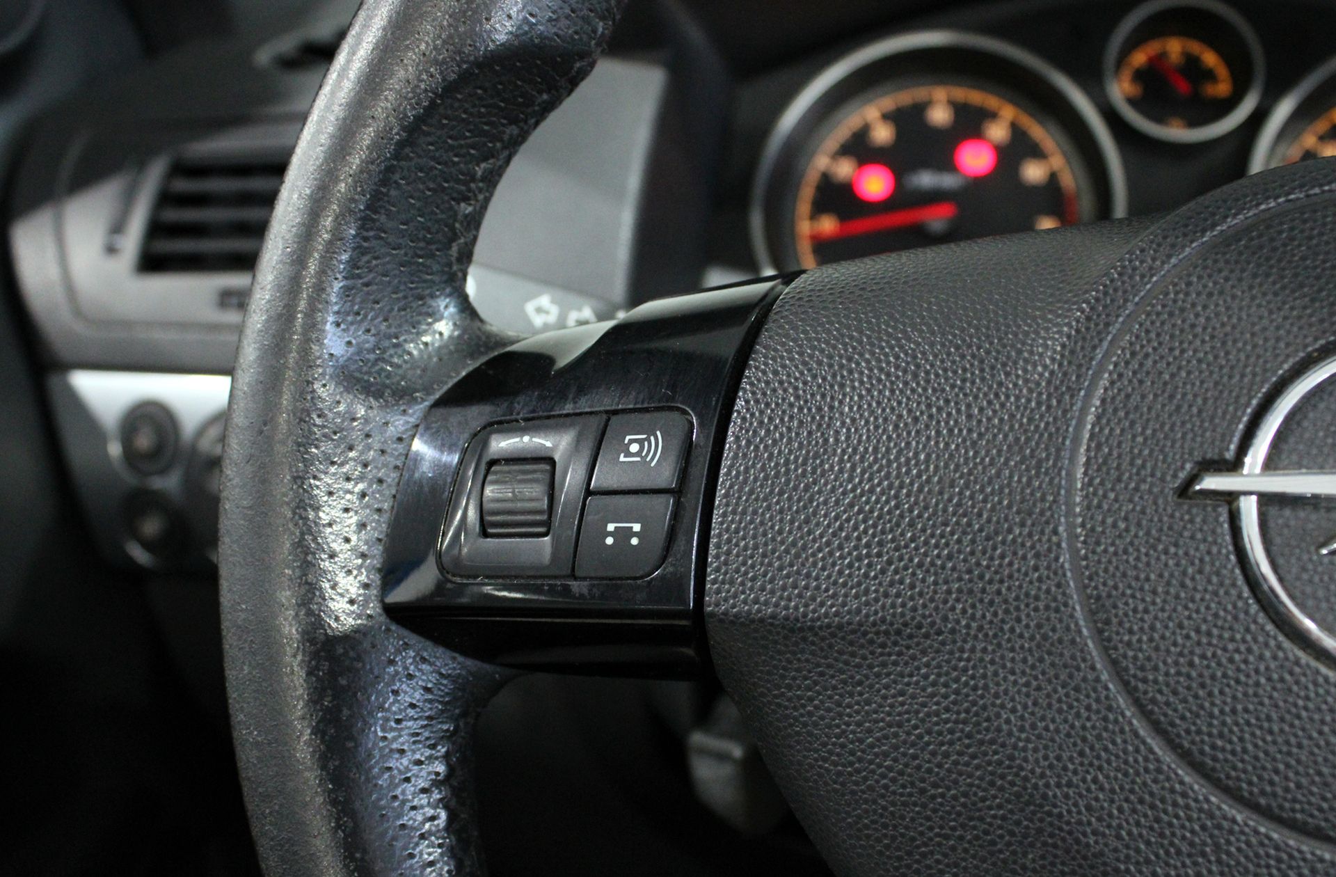 Opel Astra 1.8 Twin Top Cosmo - foto 23