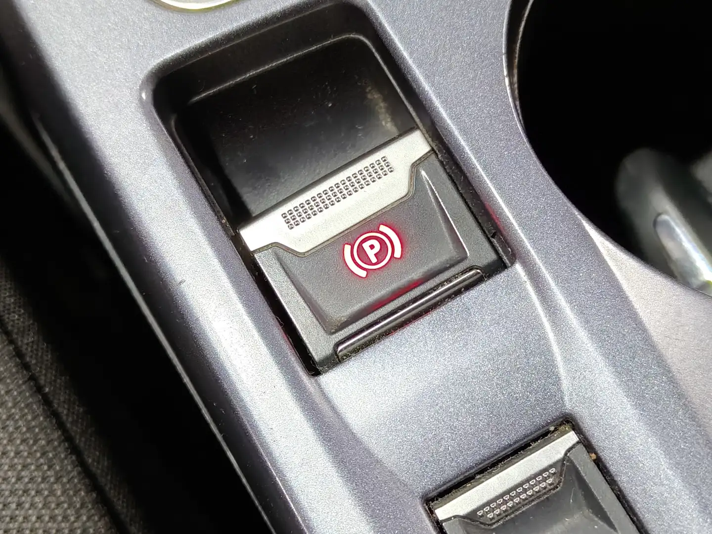 Foto Peugeot 2008 Peugeot 2008 BlueHDi 100 S&S Allure (100 CV)