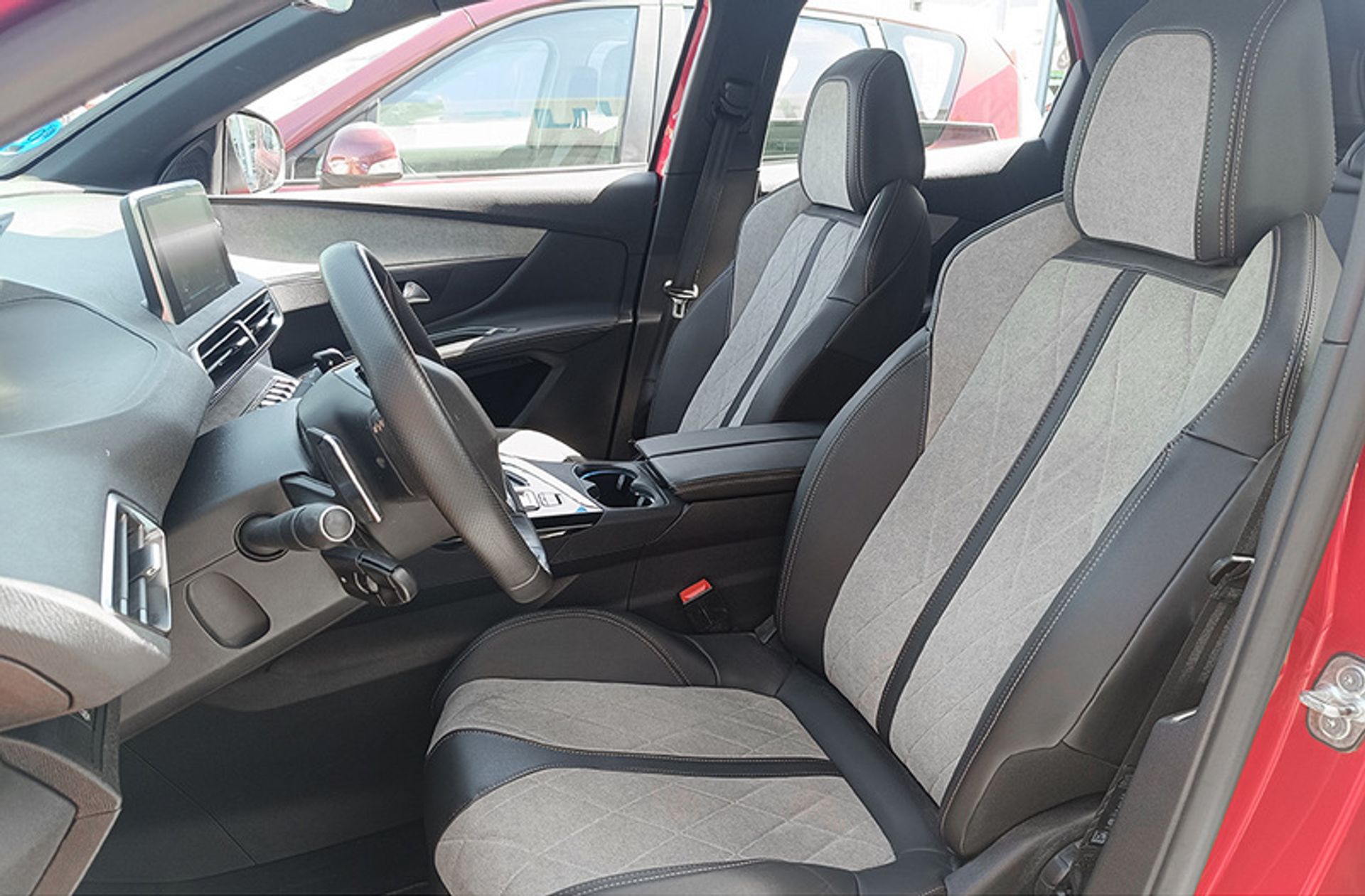 Peugeot 3008 300 GT e-EAT8 - foto 14