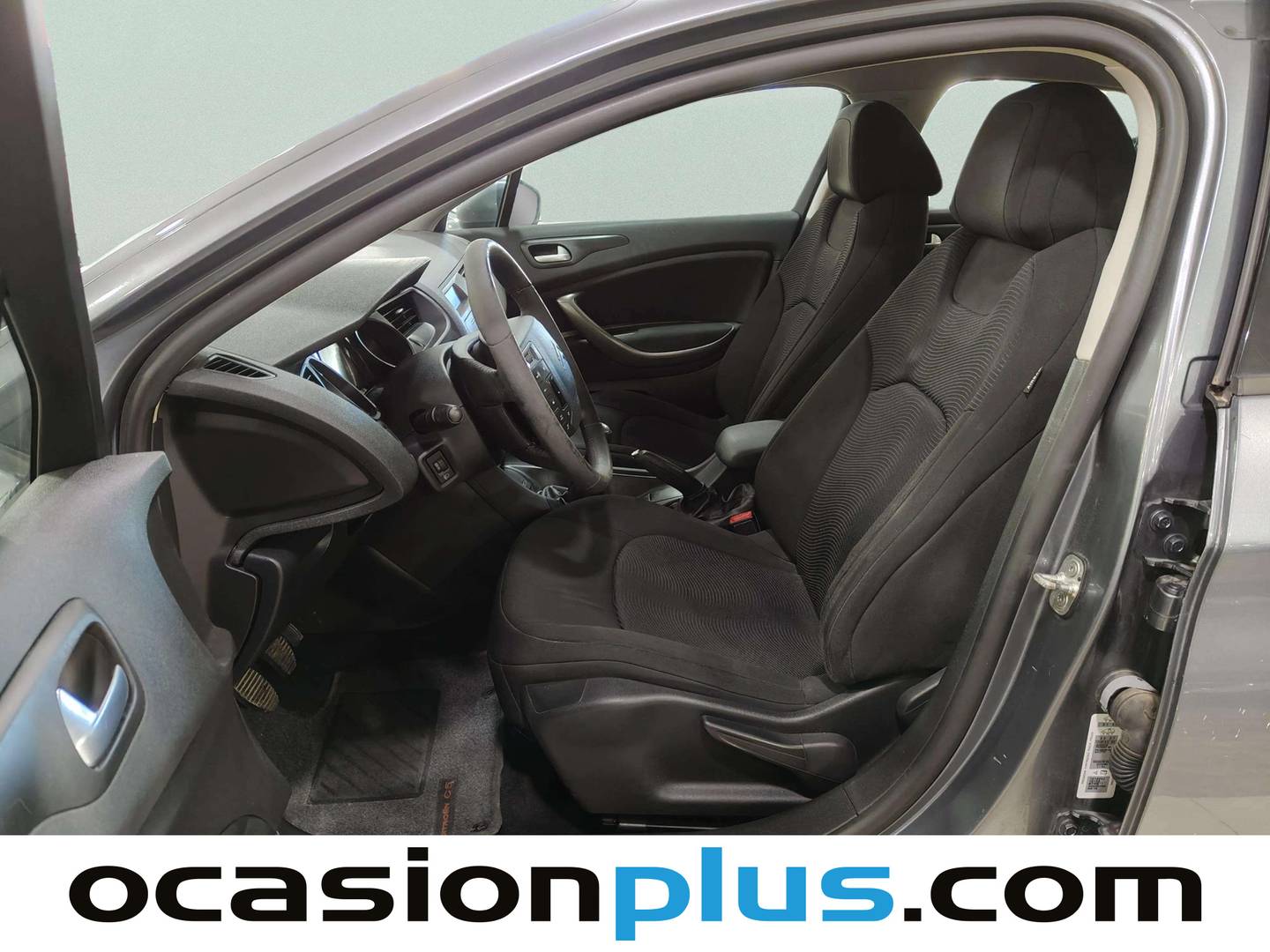 Foto asientos delanteros Citroën C5 Citroën C5 1.6 HDI FAP Airdream Business (109 CV)