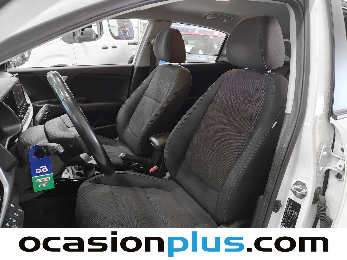 Foto asientos delanteros KIA Rio KIA Rio 1.2 CVVT Drive (84 CV)