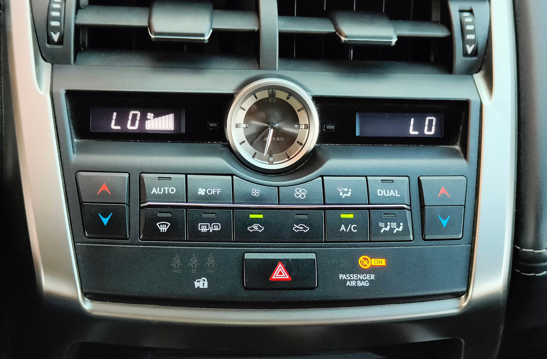 Lexus NX 300h Business 2WD - foto 44
