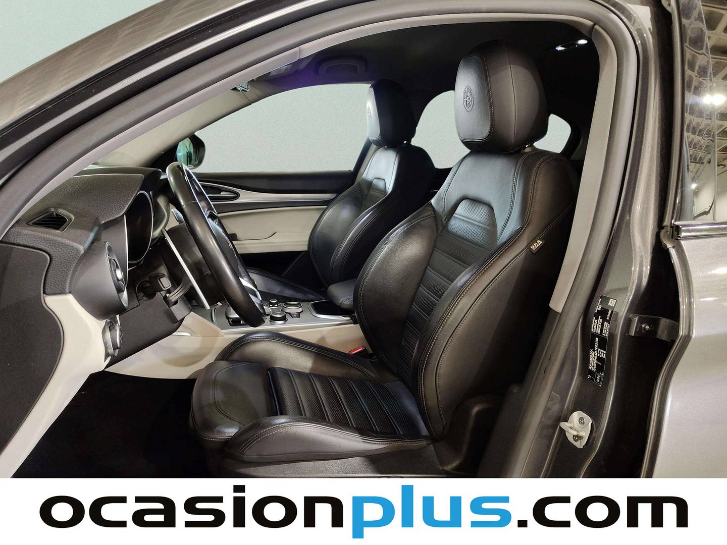 Foto asientos delanteros Alfa Romeo Stelvio Alfa Romeo Stelvio 2.2 Diésel Veloce Q4 Auto (210 CV)
