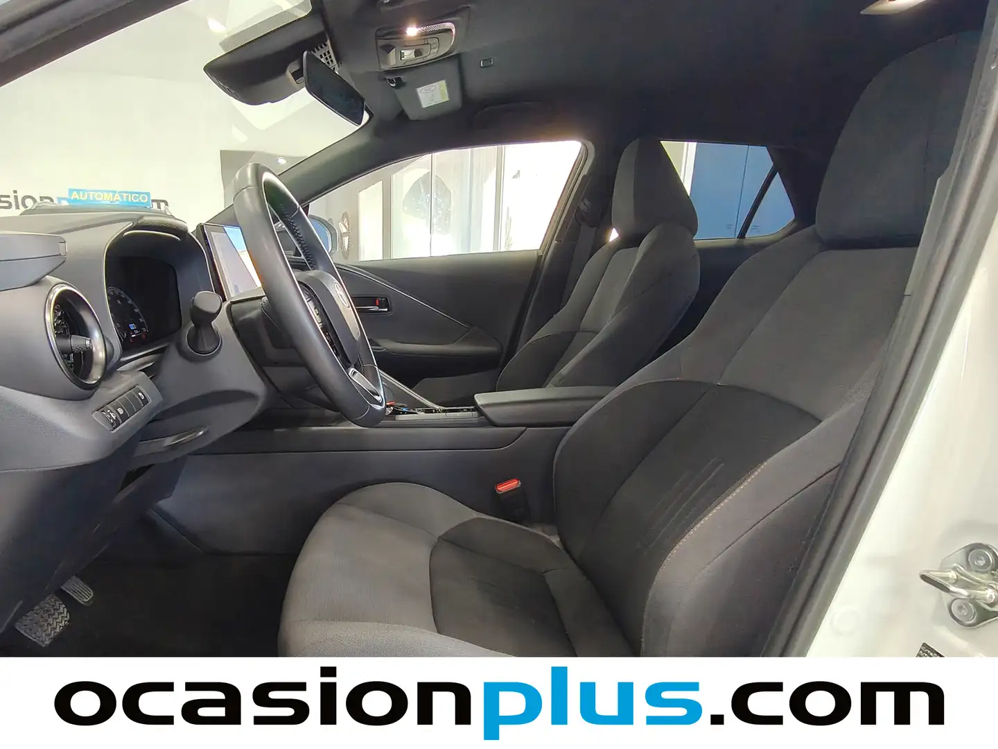 Foto Toyota C-HR Toyota C-HR 200H Advance (184 CV)