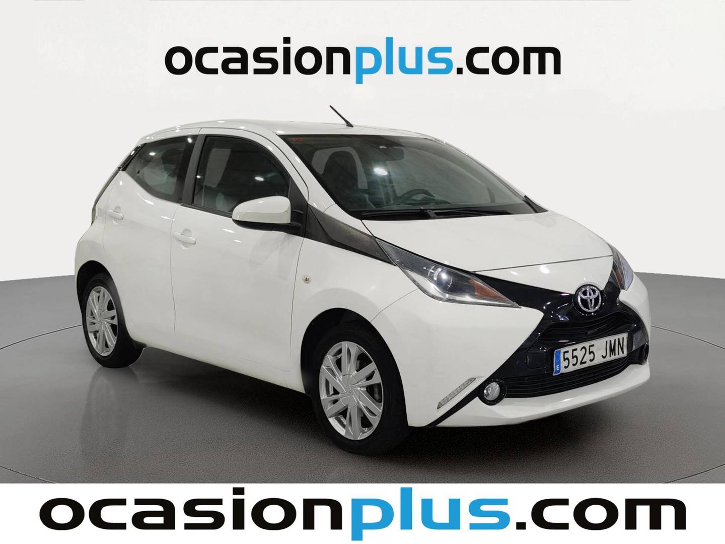 Foto delantera Toyota Aygo Toyota Aygo 1.0 70 x-play (69 CV) derecha
