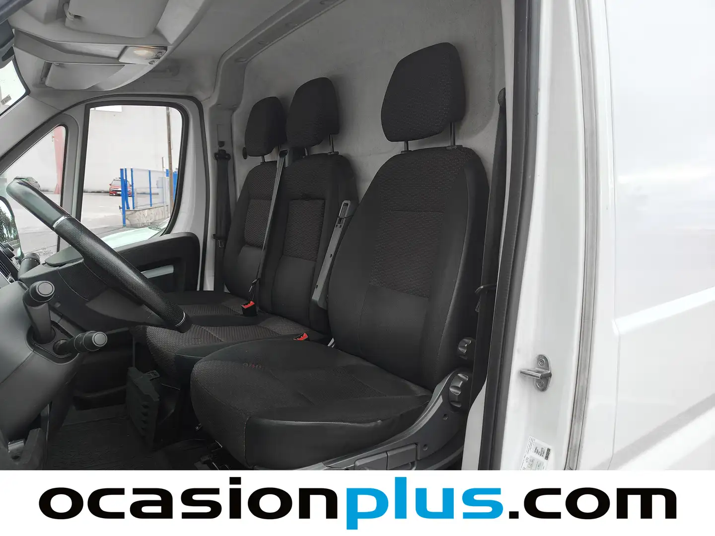 Foto Peugeot Boxer Peugeot Boxer BlueHDi 140 S&S 335 L3H2 (140 CV)