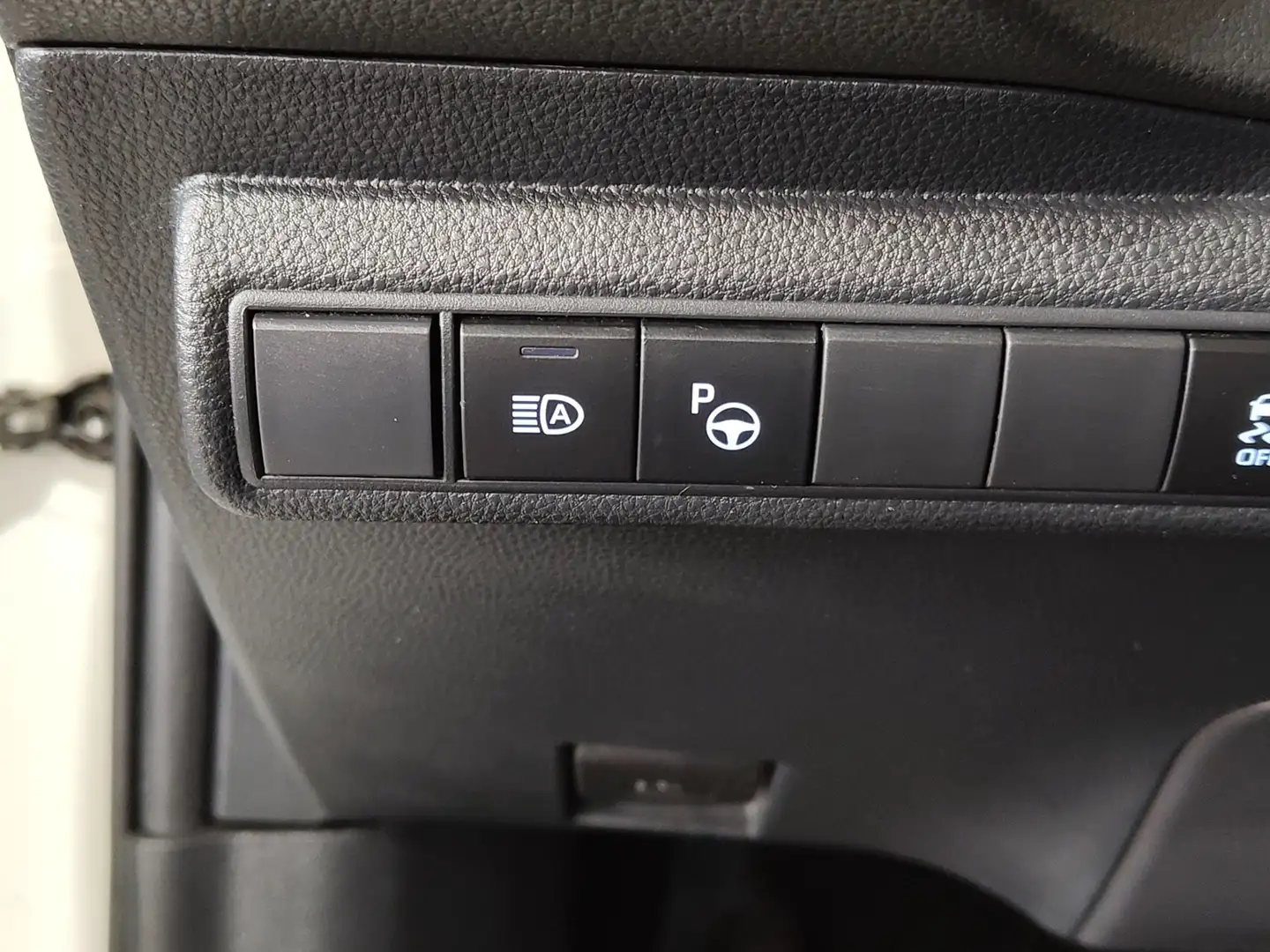 Foto Toyota Corolla Toyota Corolla 180H Advance E-CVT (180 CV)