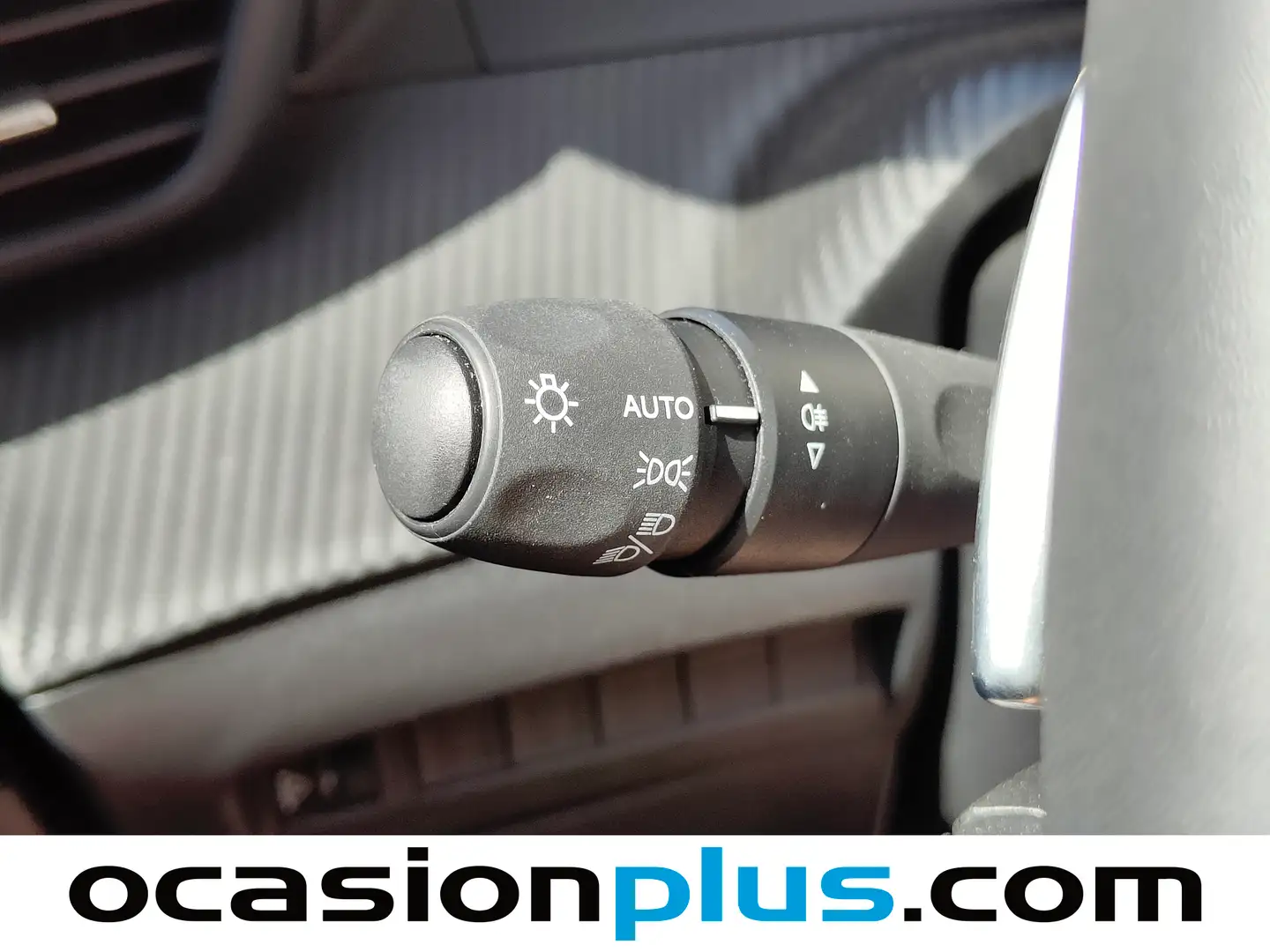 Foto Peugeot 2008 Peugeot 2008 PureTech 130 S&S Allure EAT8 (130 CV)