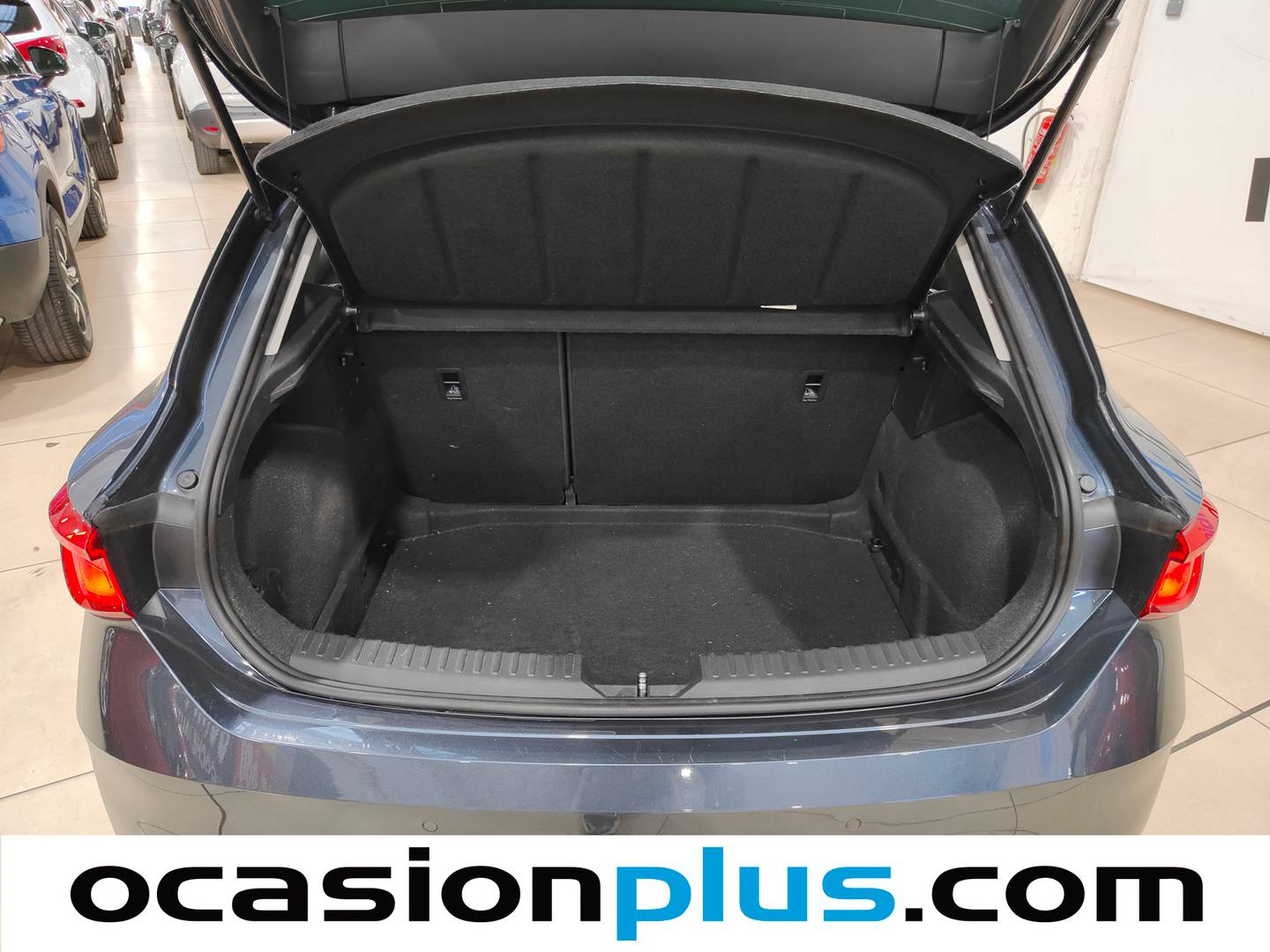 Fotos maletero Seat León Seat León 1.5 eTSI S&S Style Special Edition DSG (150 CV)