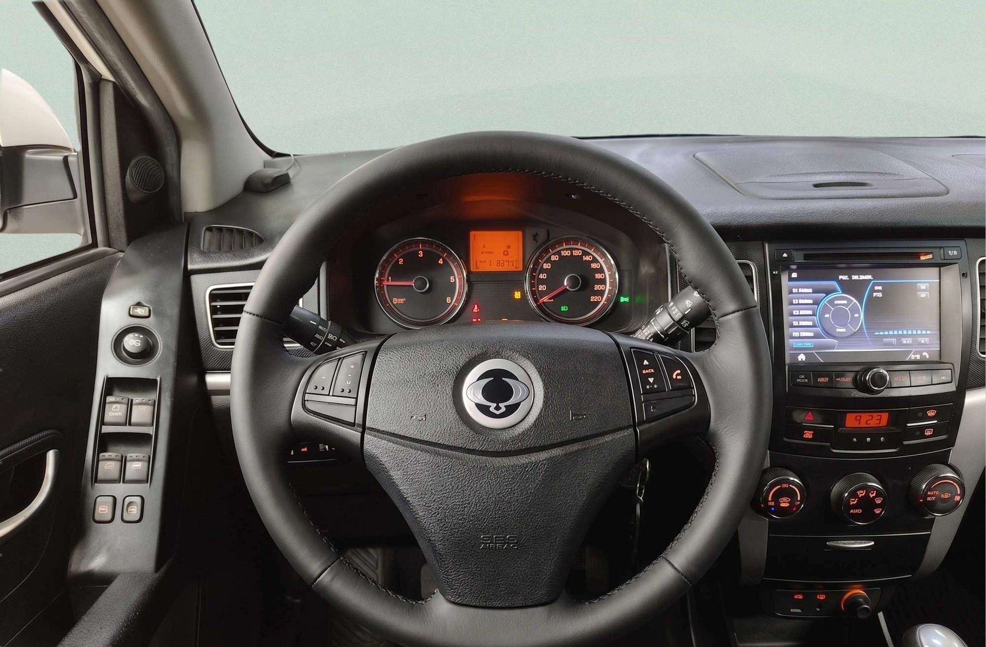 SsangYong Korando D20T Limited 4x2 - foto 22