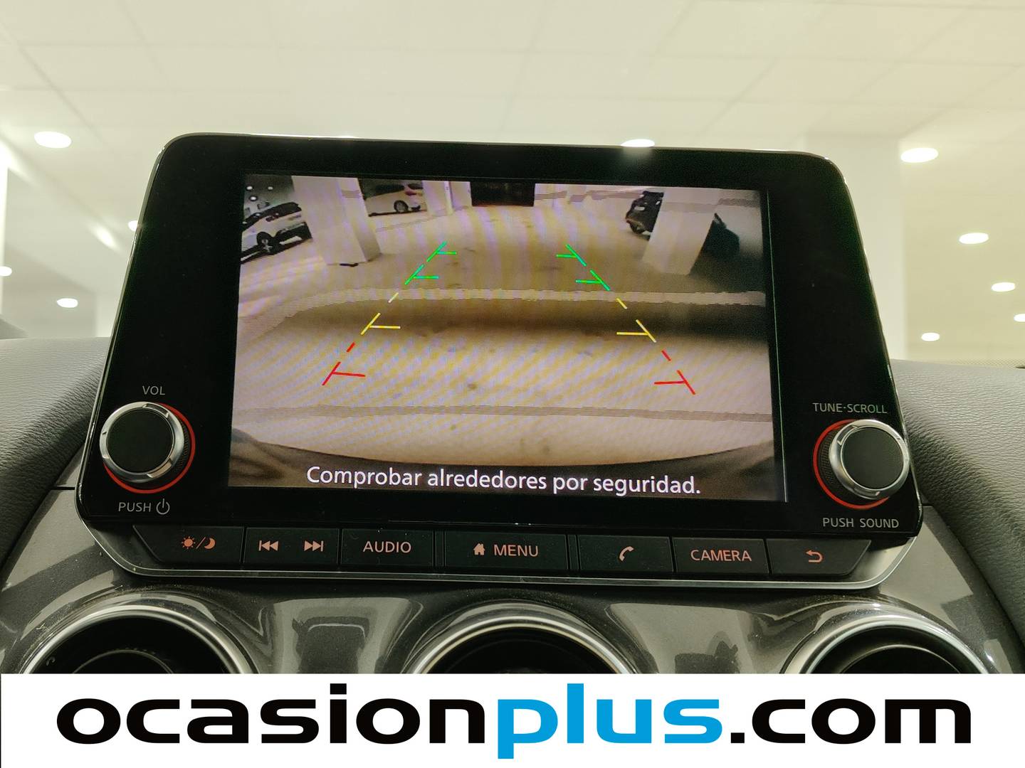Equipamiento del Nissan JUKE Nissan Juke DIG-T N-Connecta 4x2 (114 CV)