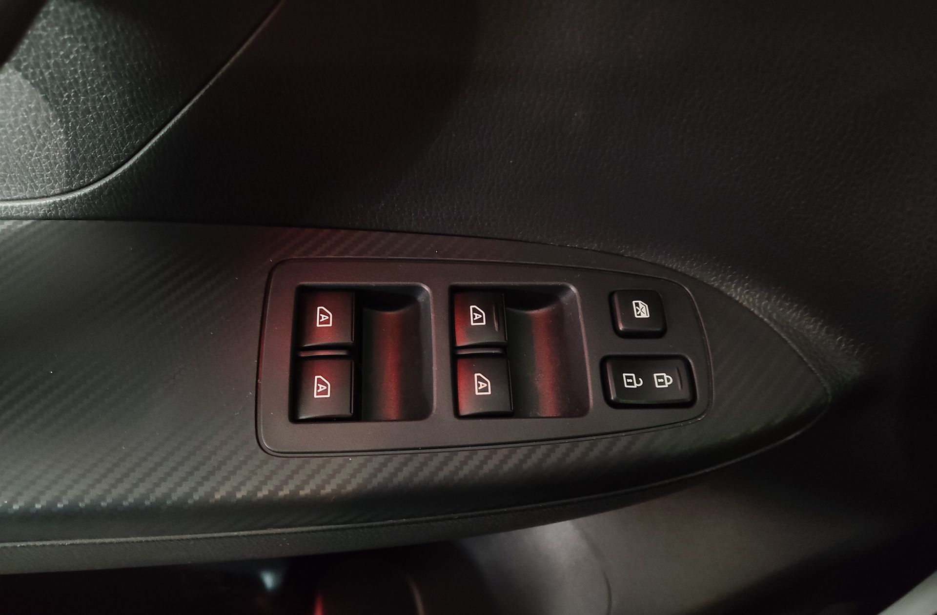 Mitsubishi Eclipse Cross 2.4 PHEV Kaiteki 4WD - foto 31