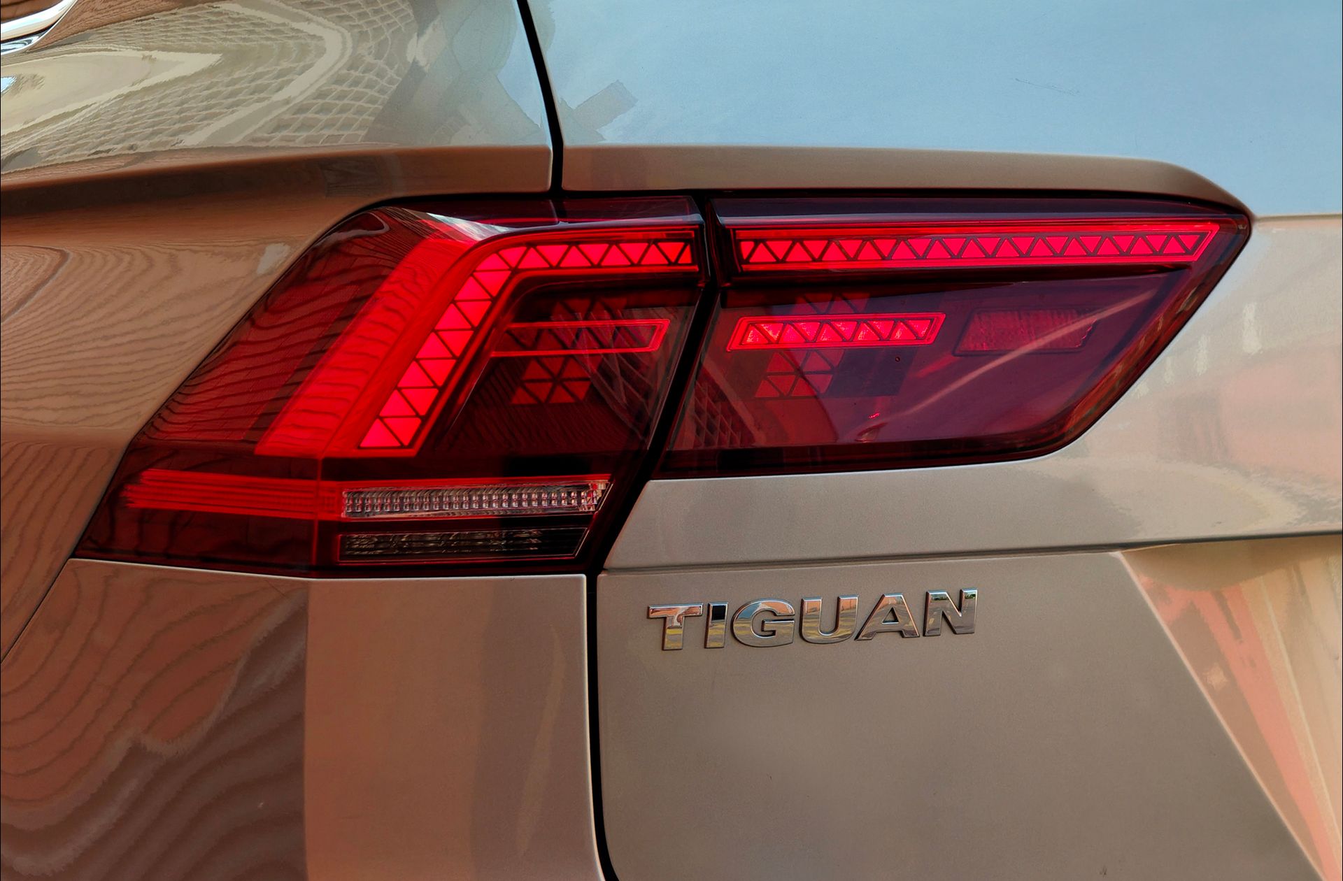 Volkswagen Tiguan Sport 1.5 TSI DSG Pack R-Line - foto 19