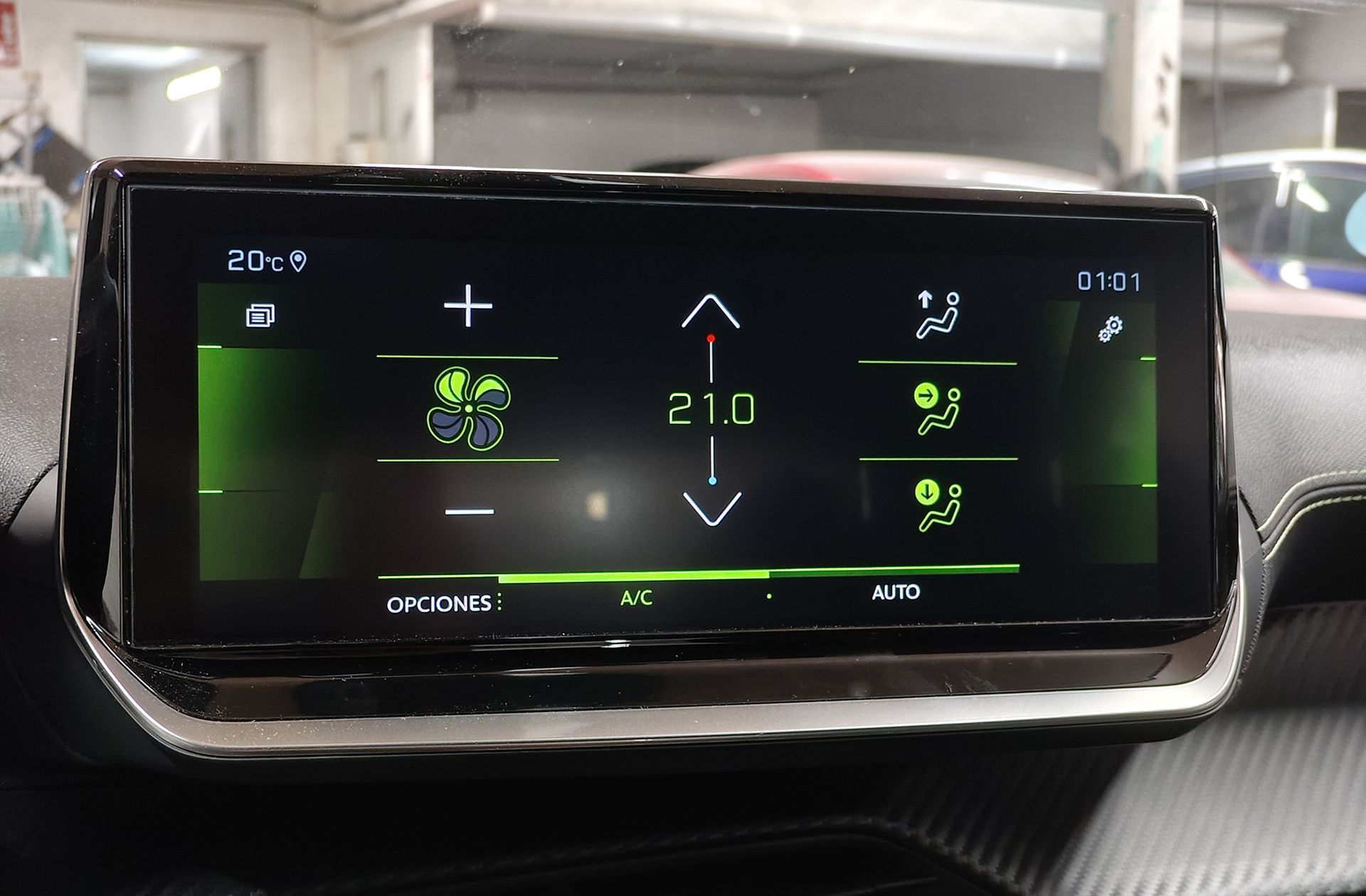 Peugeot 208 PureTech 100 GT - foto 31