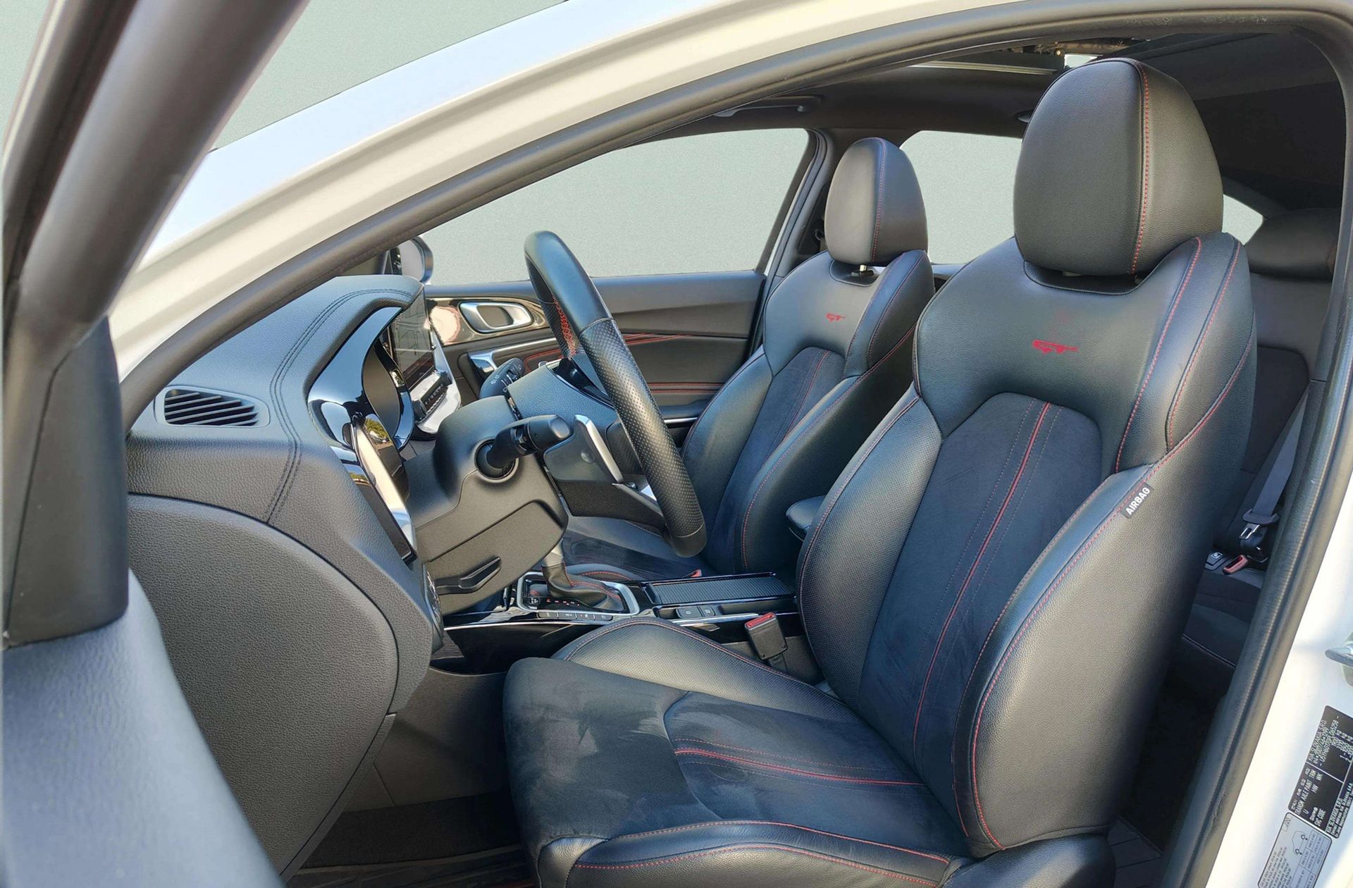Kia ProCeed 1.6 T-GDi GT DCT - foto 14