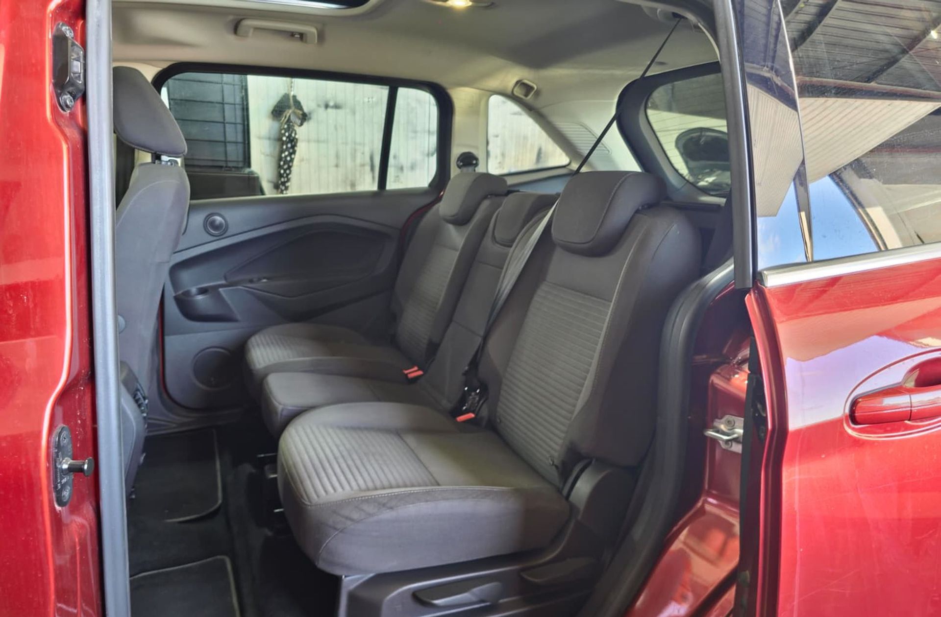 Ford Grand C-Max 1.0 EcoBoost Titanium - foto 12