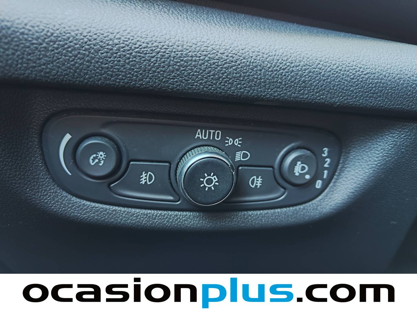 Equipamiento del Opel Insignia Opel Insignia Sports Tourer 1.6 CDTI ecoTEC D Excellence (136 CV)