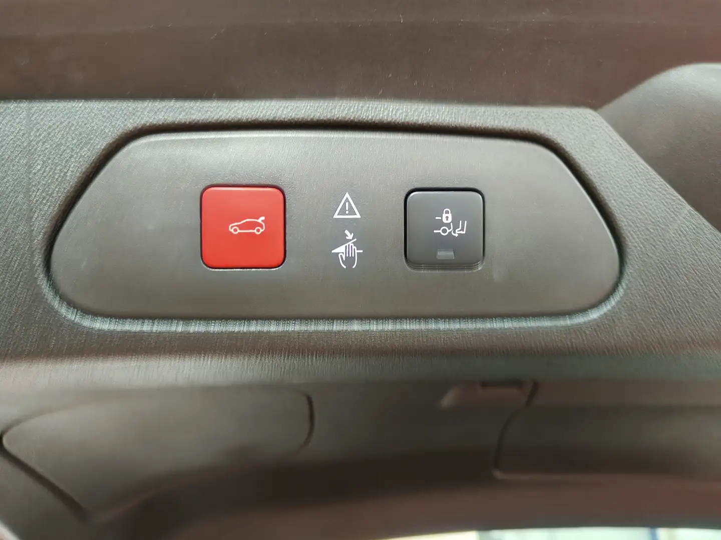 Foto Opel Grandland X Opel Grandland X 1.2 Turbo S&S ecoTEC Excellence (130 CV)