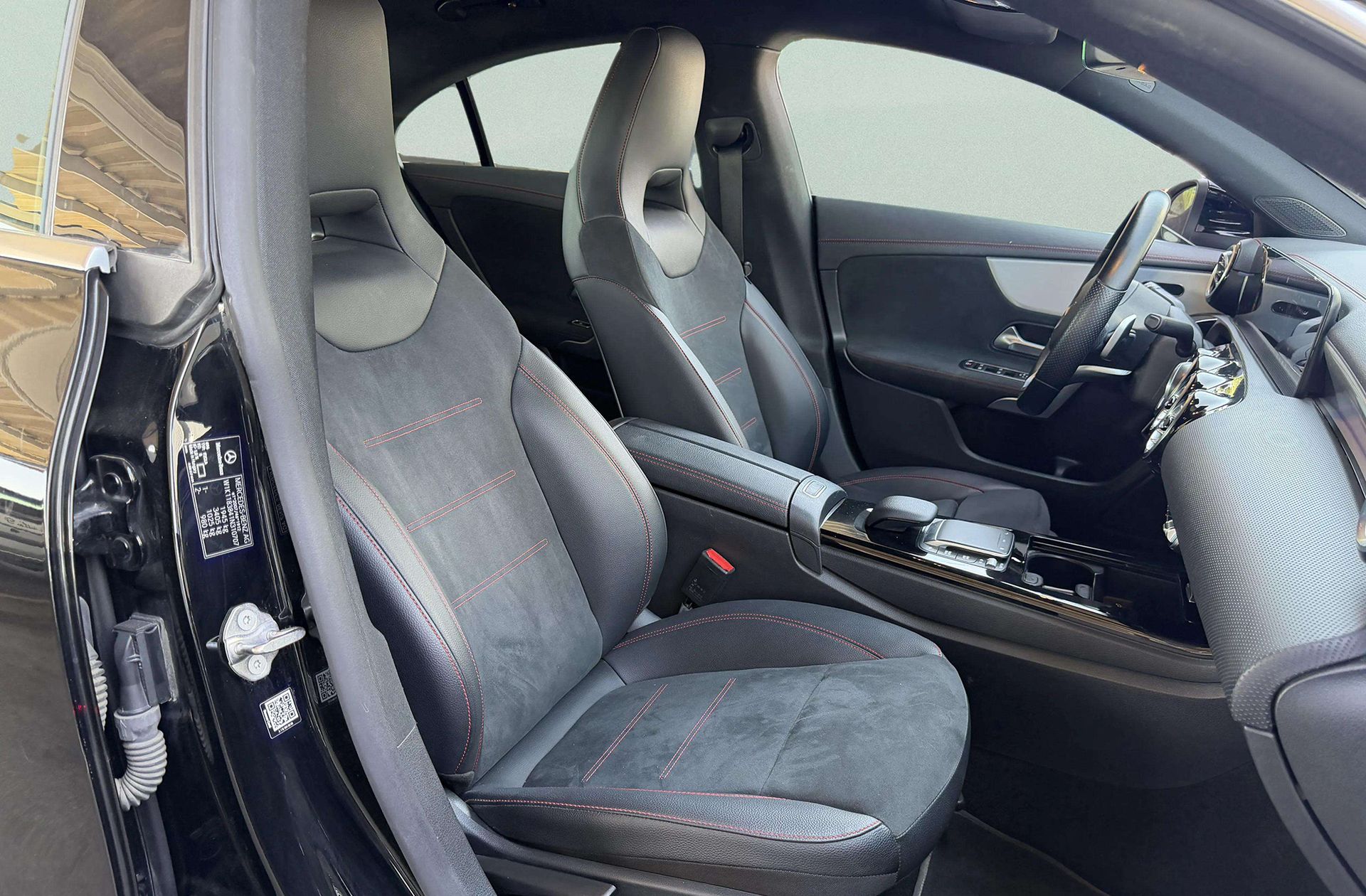 Mercedes-Benz CLA 180 Pack AMG - foto 21