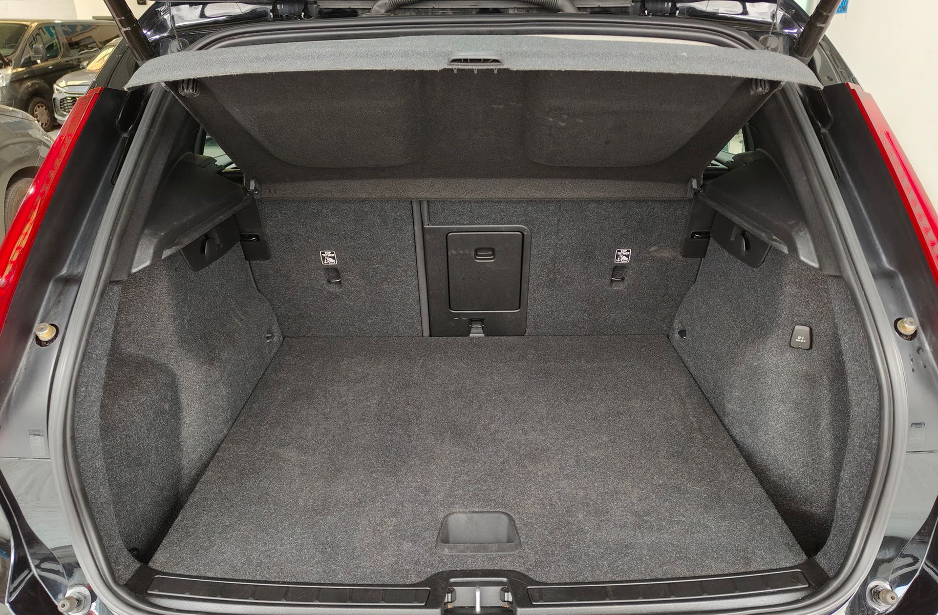 Volvo XC40 B4 G Momentum Pro AWD - foto 18