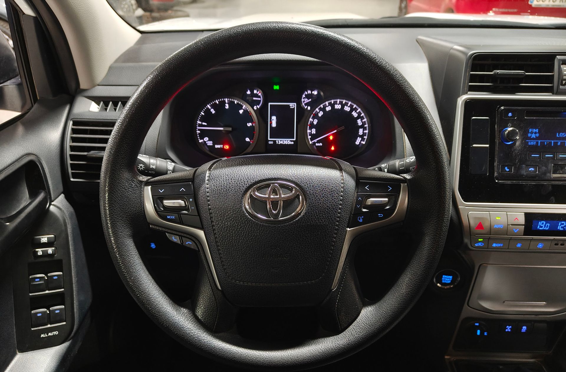 Toyota Land Cruiser 2.8 D-4D GX 7 plazas - foto 21