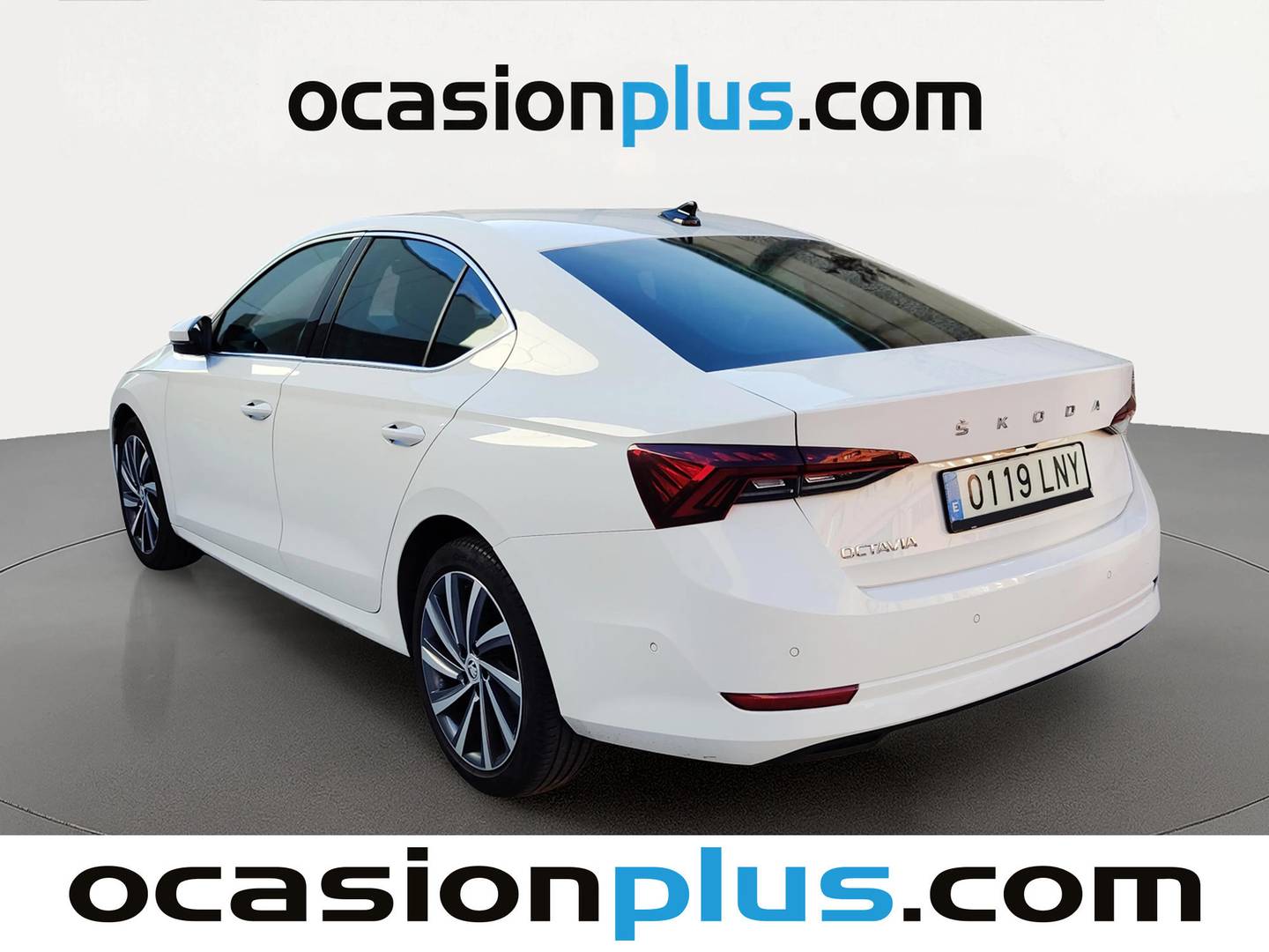 Foto trasera Skoda Octavia Skoda Octavia 2.0 TDI Style DSG (150 CV) izquierda
