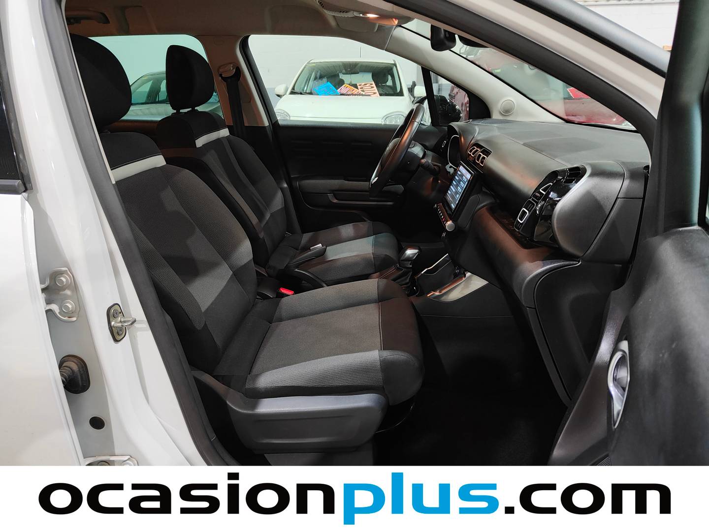 Foto Citroën C3 Aircross Citroen C3 Aircross PureTech 130 Shine Pack EAT6 (131 CV)