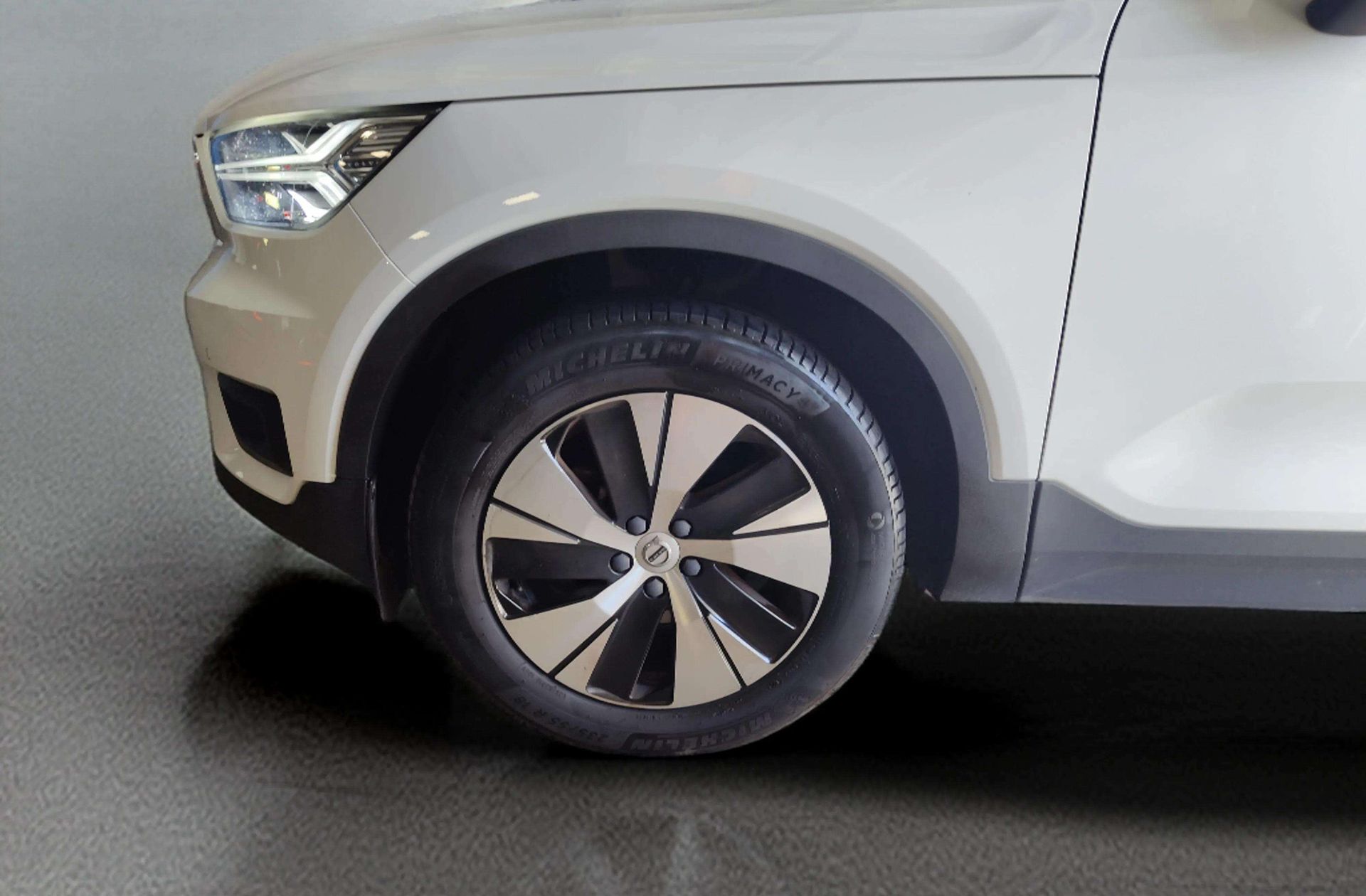 Volvo XC40 T2 Momentum Pro - foto 31