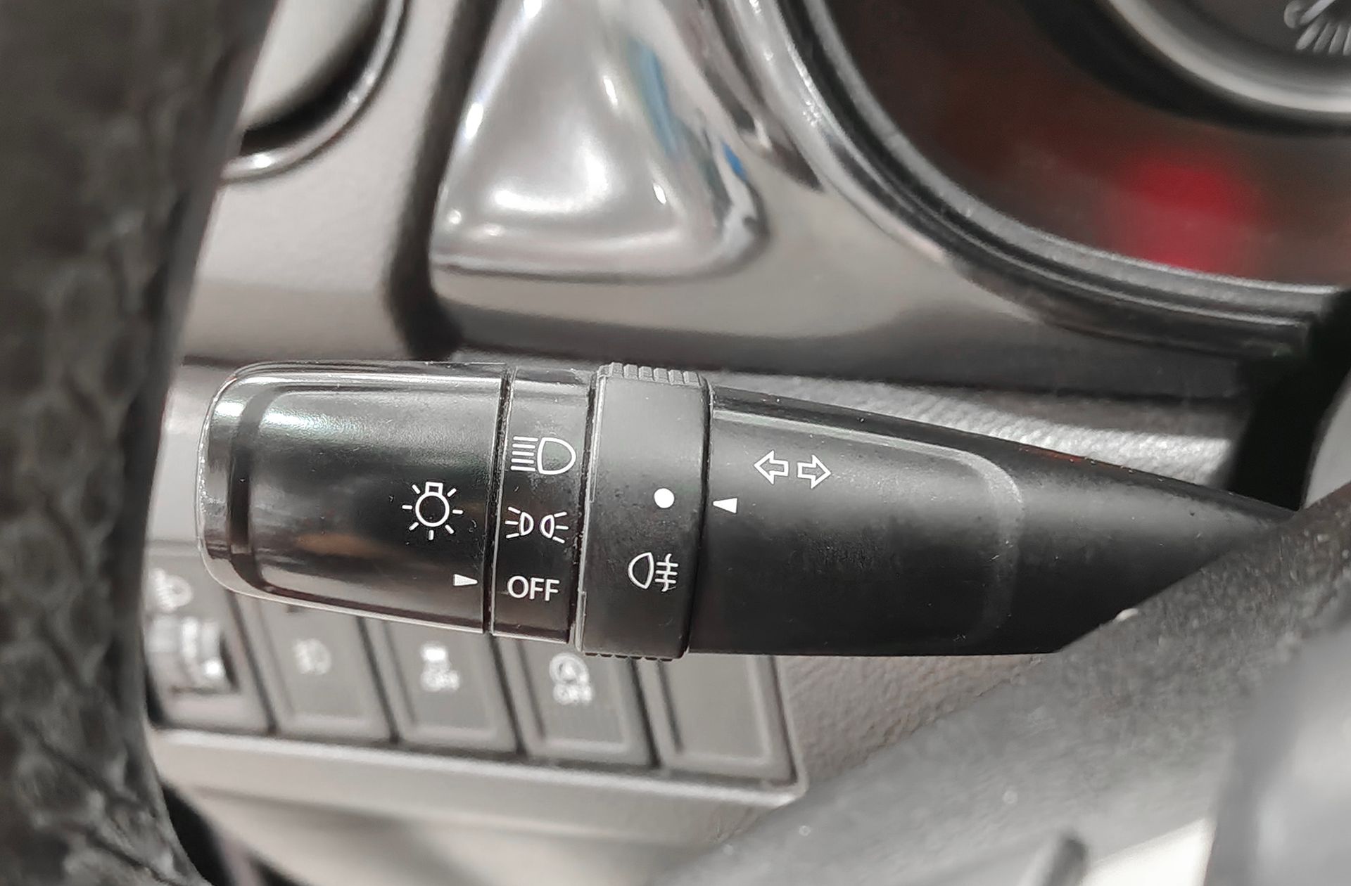 Suzuki Vitara 1.6 VVT GLE - foto 31