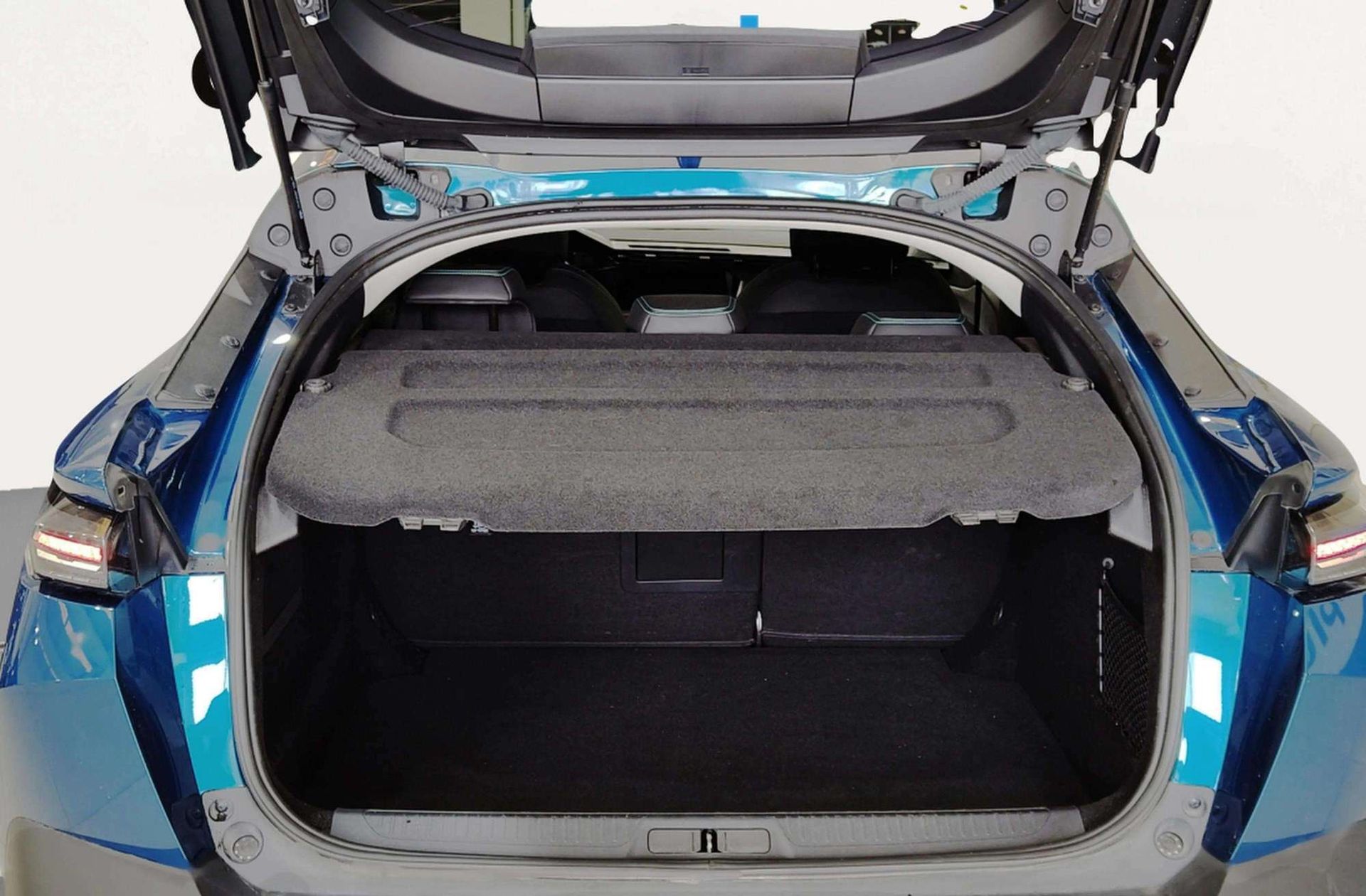 Peugeot 408 Allure Hybrid 145 eDCS6 - foto 16