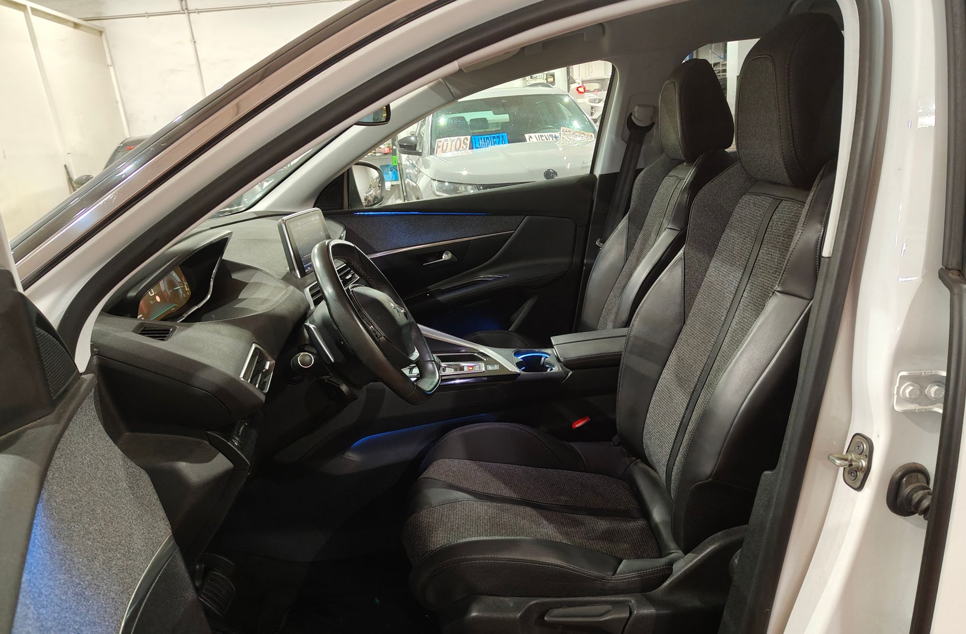 Peugeot 3008 BlueHDi 120 Allure EAT6 - foto 13