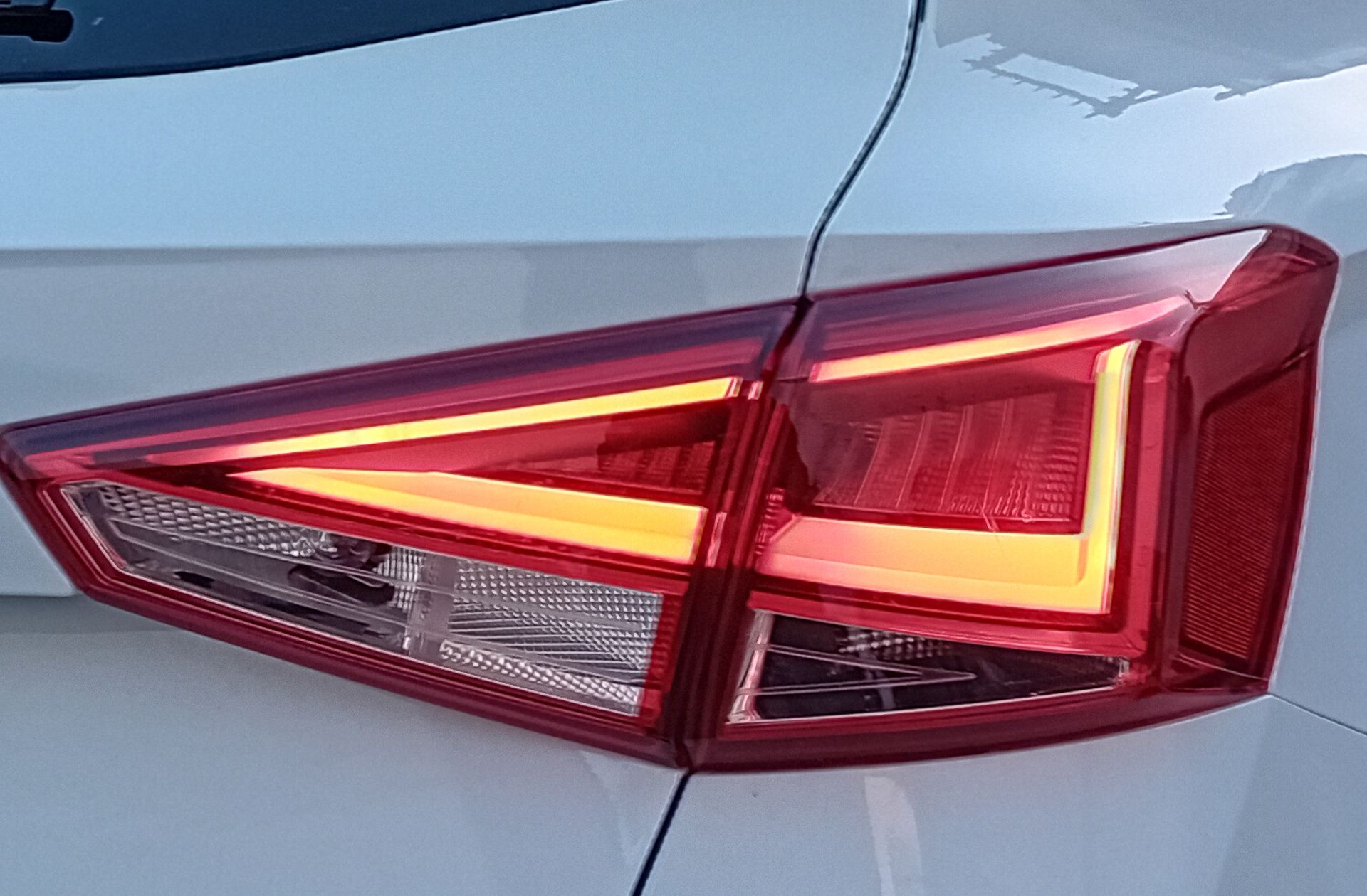 SEAT Arona 1.5 TSI FR XL DSG - foto 17