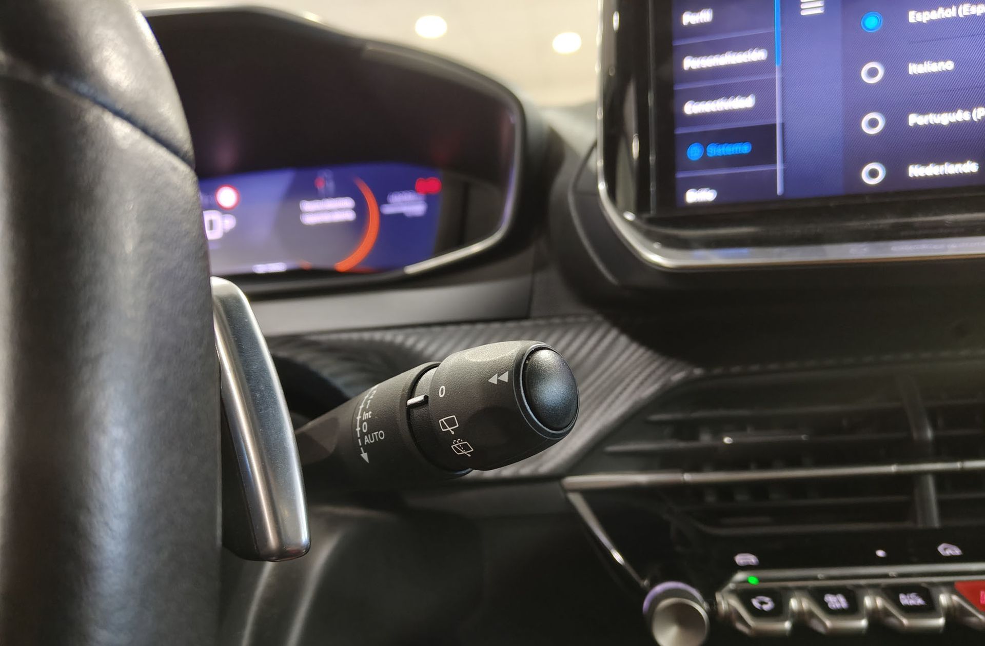 Peugeot 2008 Allure Hybrid eDCS6 - foto 28