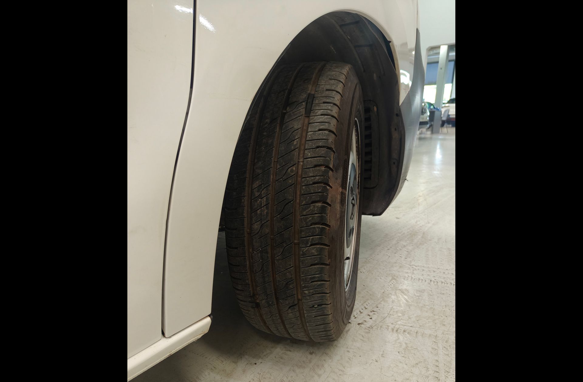 Peugeot Expert Furgon BlueHDi 120 Pro Standard - foto 32