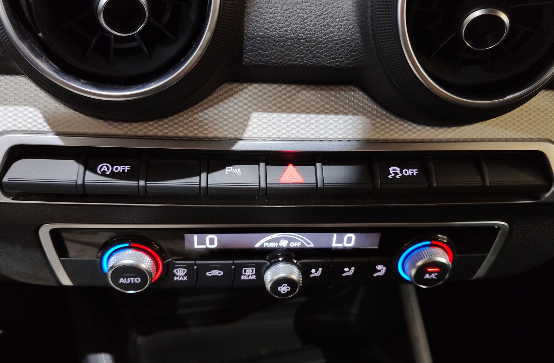 Audi Q2 Advanced 30 TFSI - foto 10