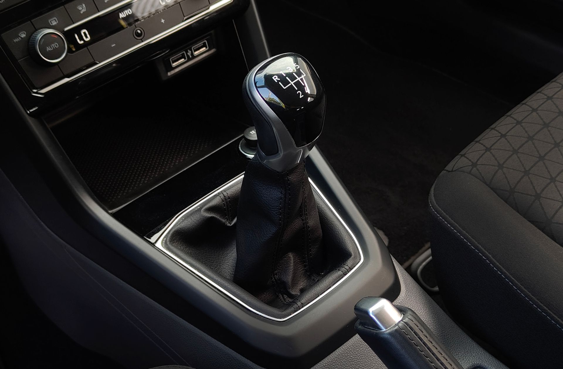 Volkswagen T-Cross Advance 1.0 TSI - foto 5