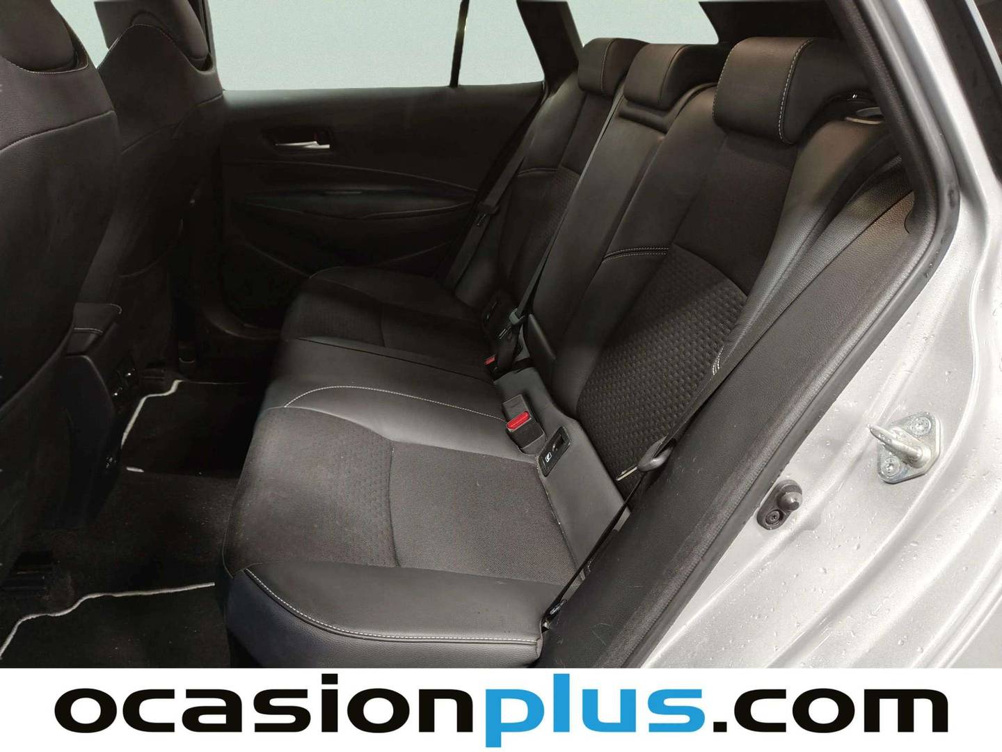 Foto asientos traseros Toyota Corolla Toyota Corolla 200H Touring Sport Style Edition (196 CV)