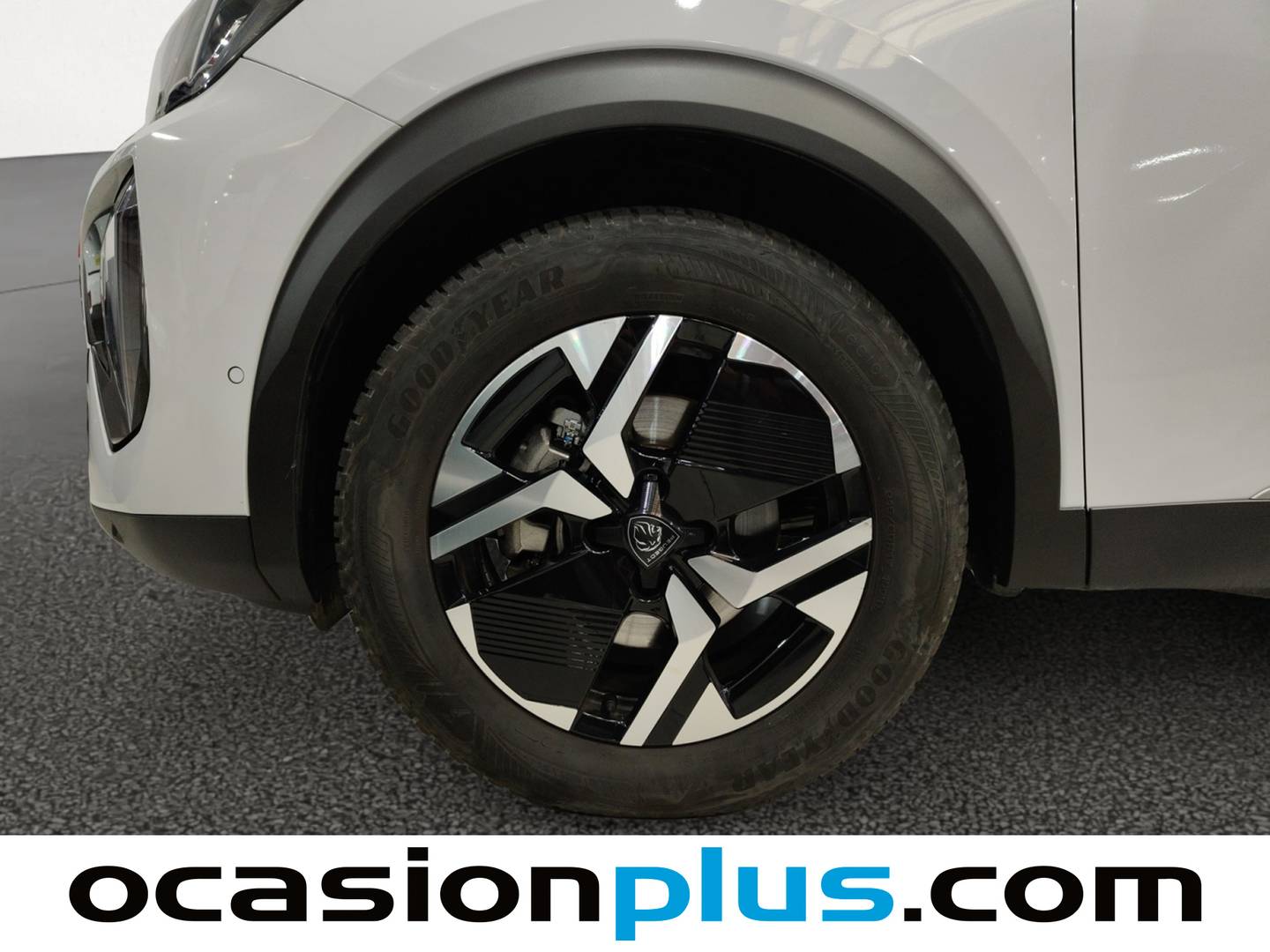 Foto Peugeot 2008 Peugeot 2008 Allure Hybrid eDCS6 (136 CV)