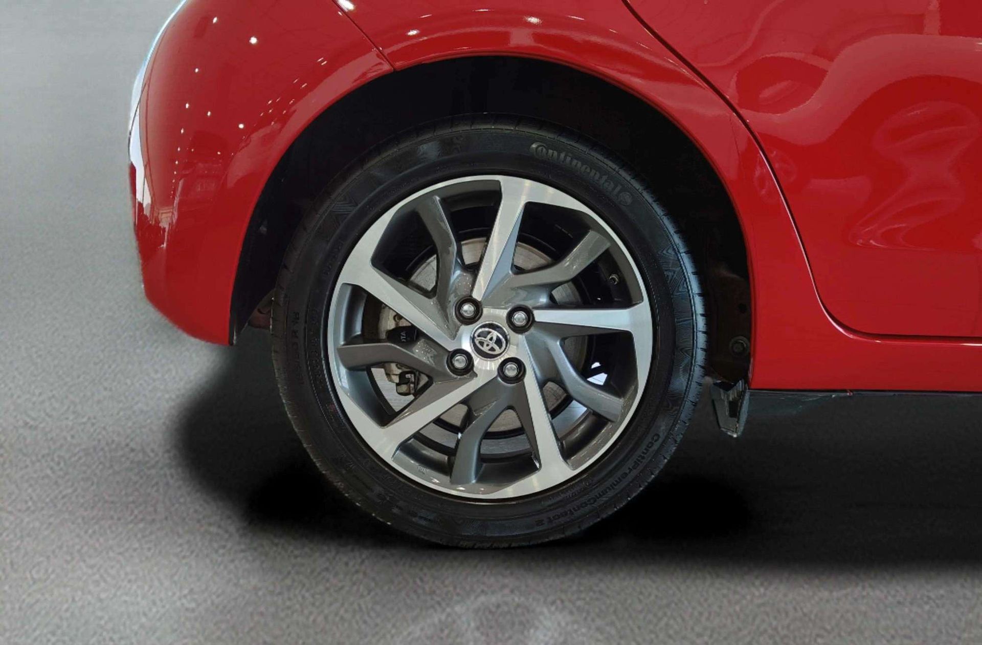 Toyota Yaris 100H Feel - foto 40