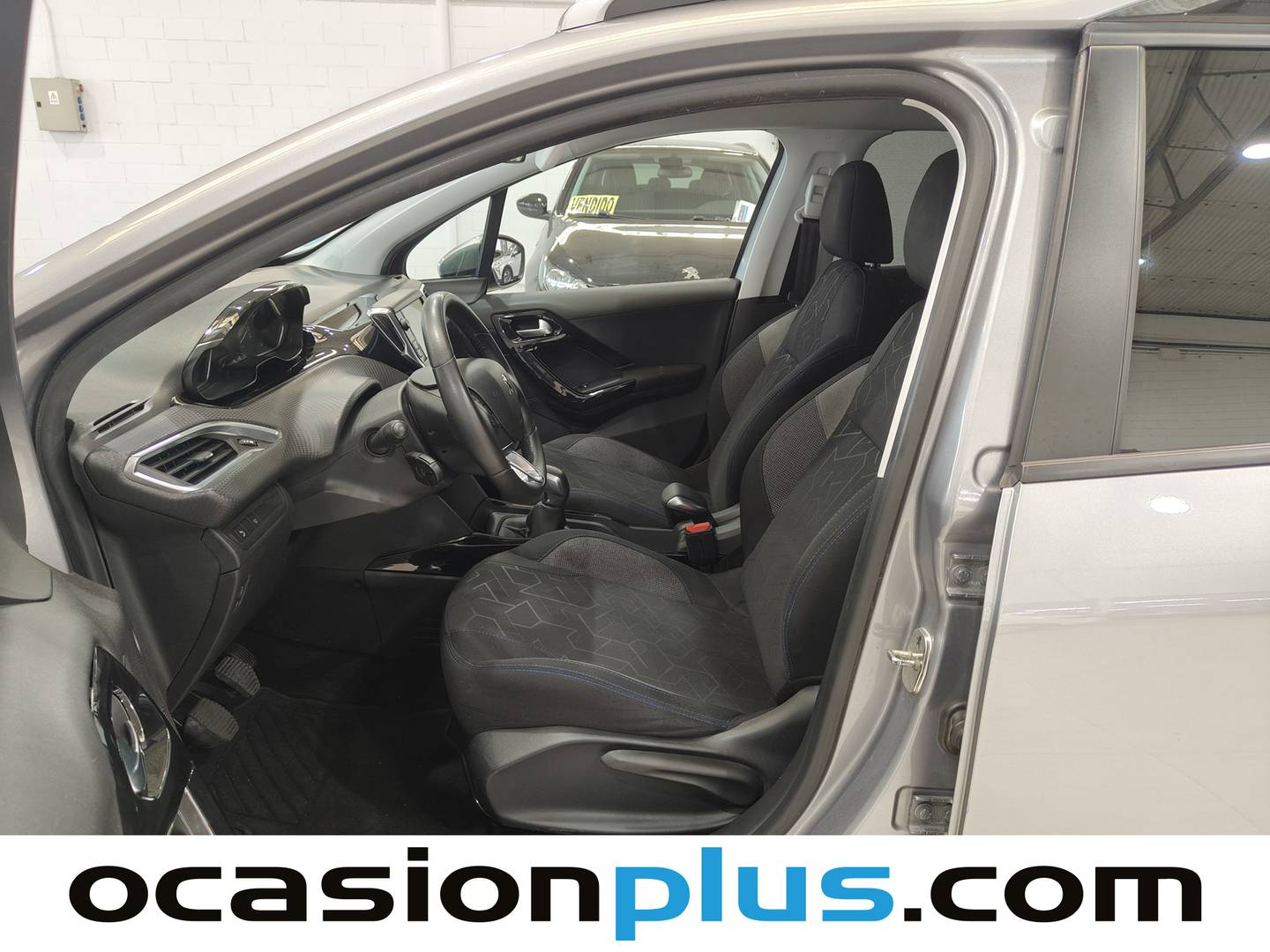 Foto asientos delanteros Peugeot 2008 Peugeot 2008 BlueHDi 100 Signature (100 CV)