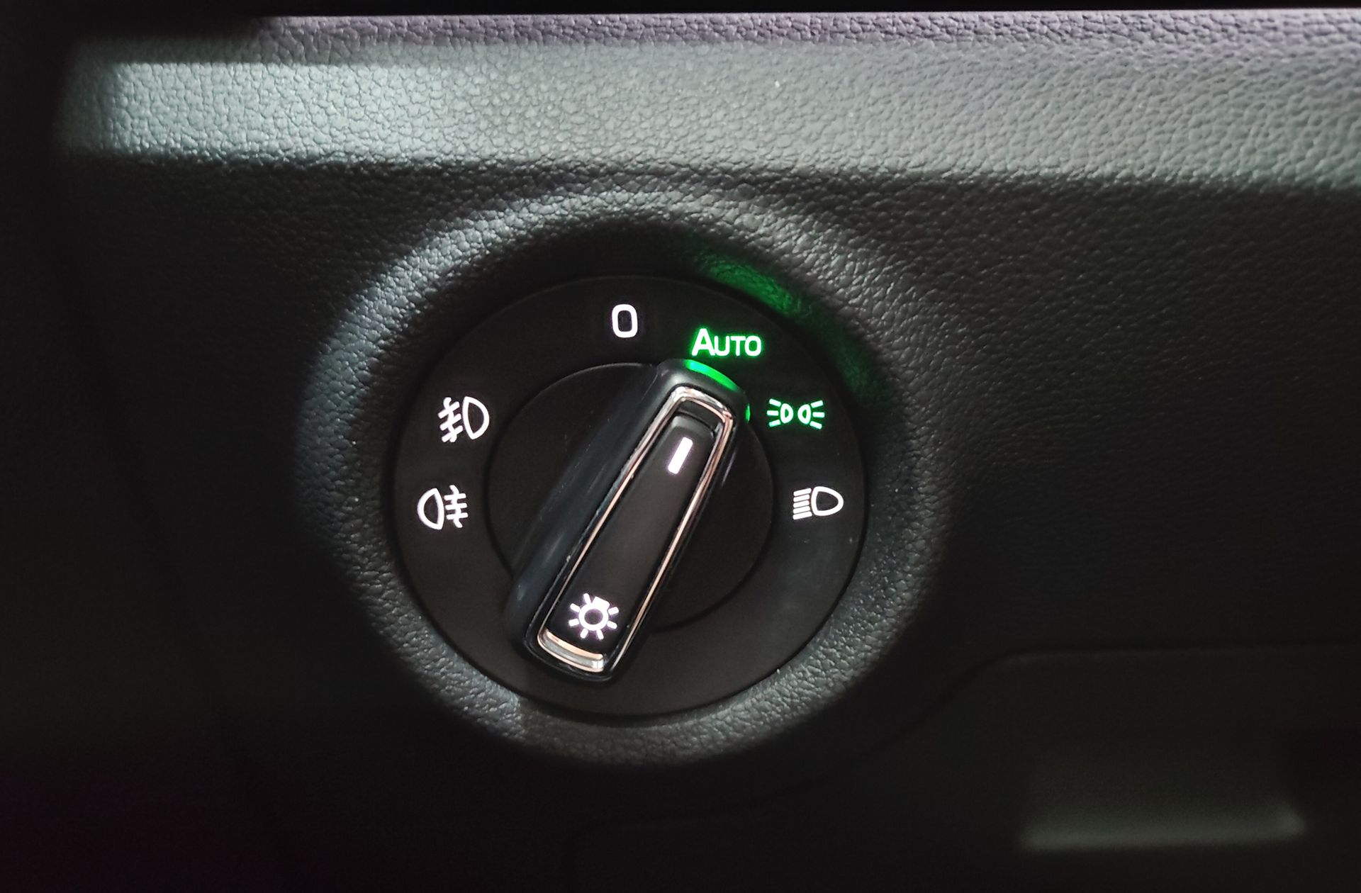 Škoda Kamiq 1.0 TSI Montecarlo DSG - foto 26