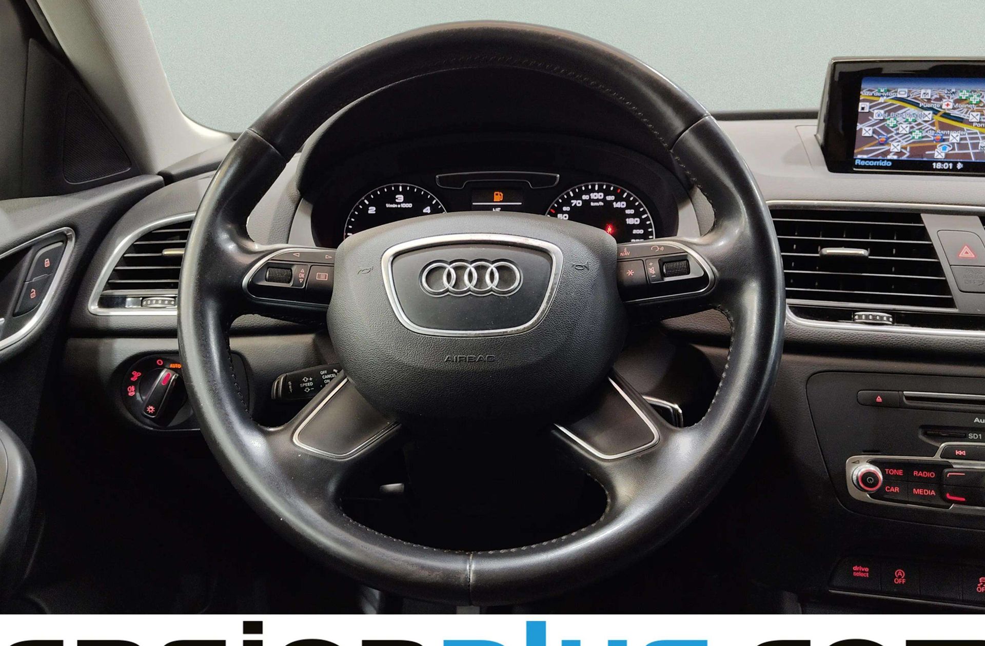 Audi Q3 design edition 2.0 TDI - foto 29